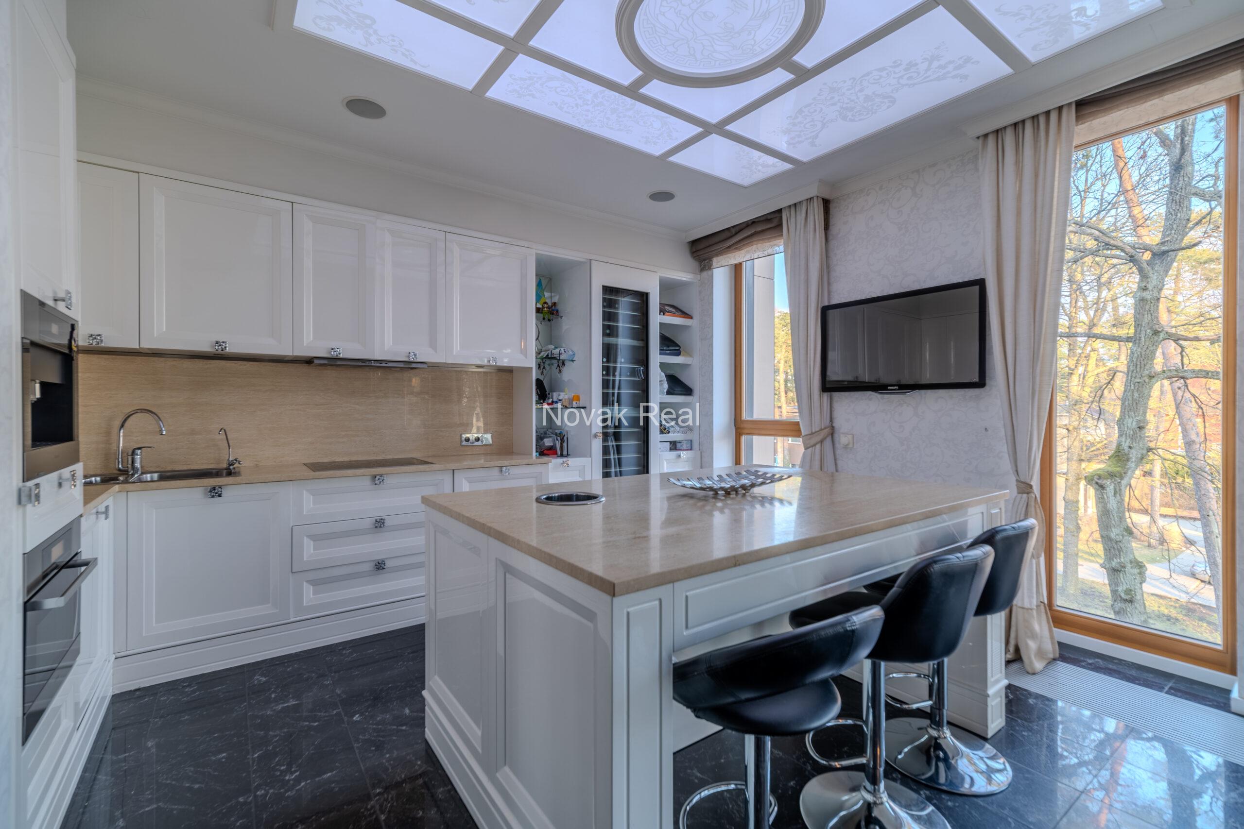An exquisite 2-story apartment for sale