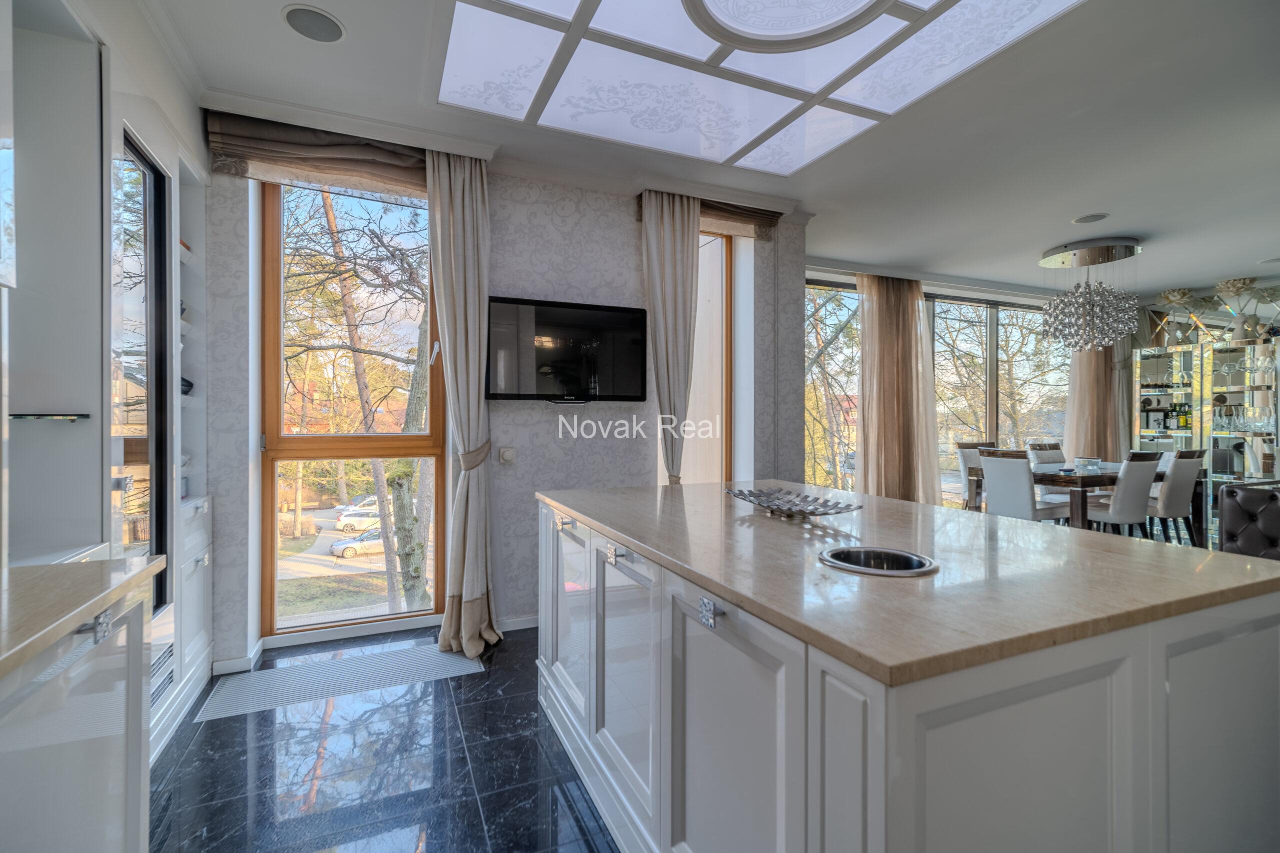 An exquisite 2-story apartment for sale