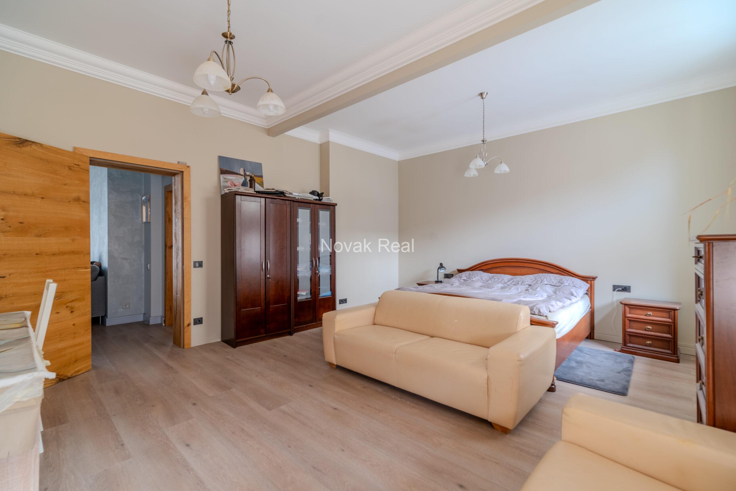 A cozy 3-bedroom apartment is offered for sale in Riga’s Quiet Centre, on one of the city’s most picturesque streets — Ausekļa Street, in the prestigious Forburga quarter
