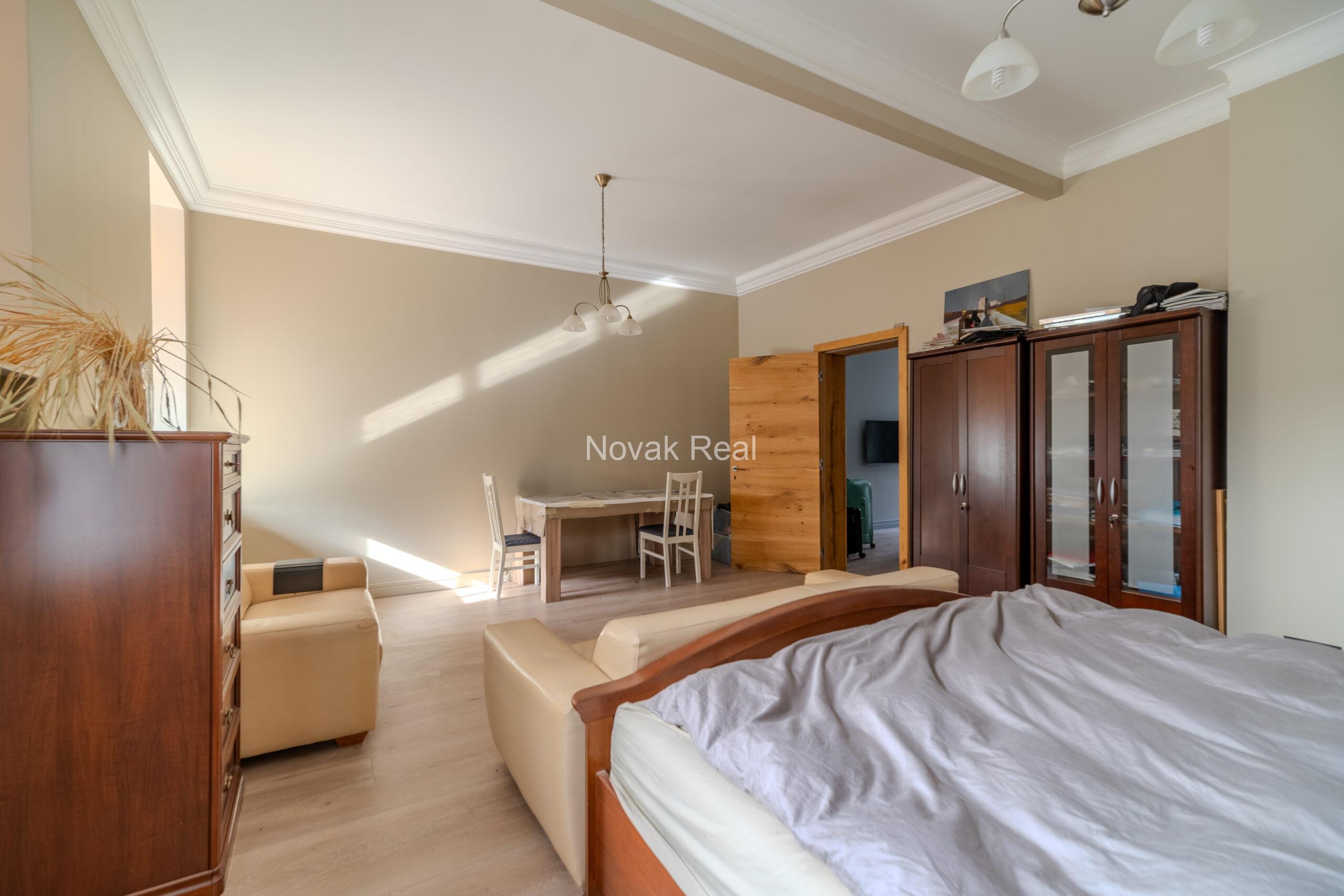 A cozy 3-bedroom apartment is offered for sale in Riga’s Quiet Centre, on one of the city’s most picturesque streets — Ausekļa Street, in the prestigious Forburga quarter