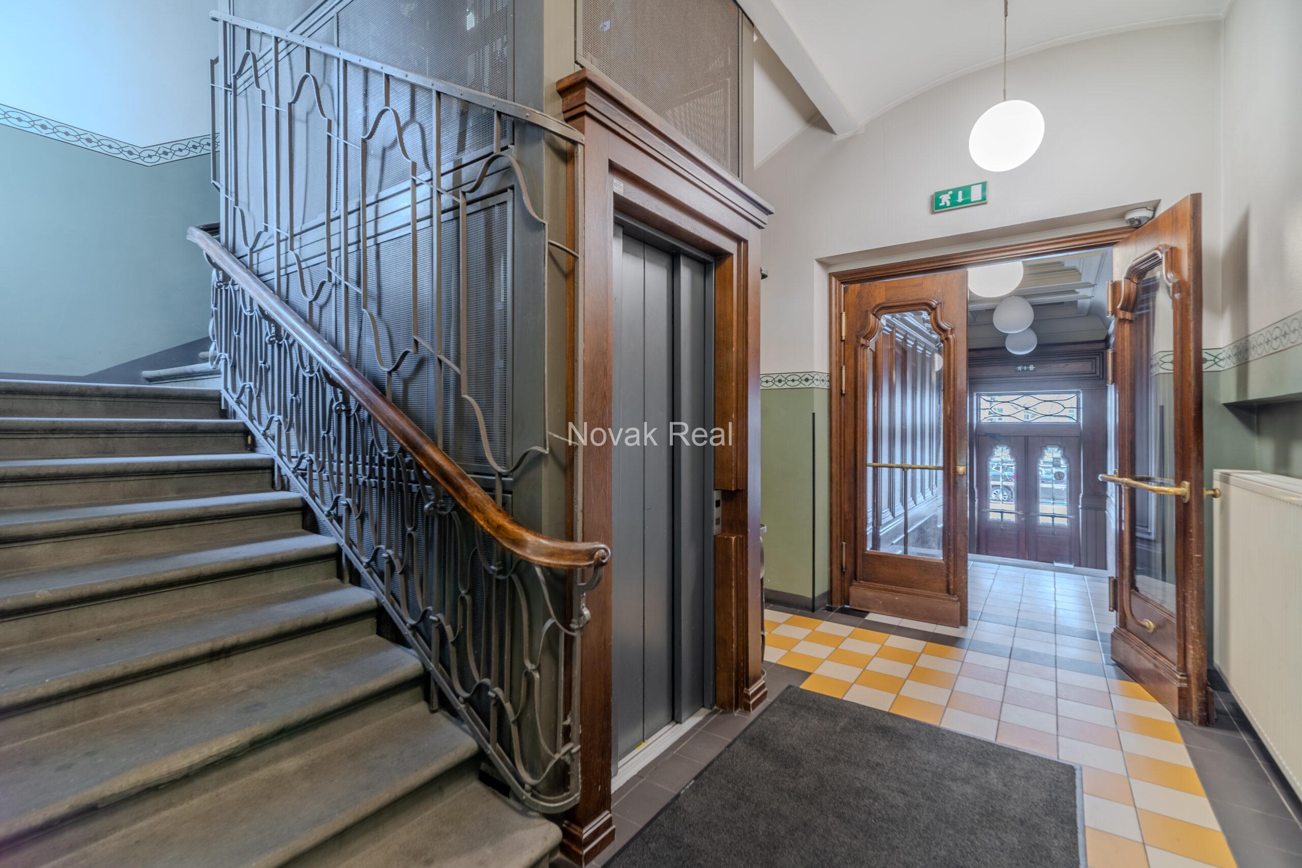 A cozy 3-bedroom apartment is offered for sale in Riga’s Quiet Centre, on one of the city’s most picturesque streets — Ausekļa Street, in the prestigious Forburga quarter