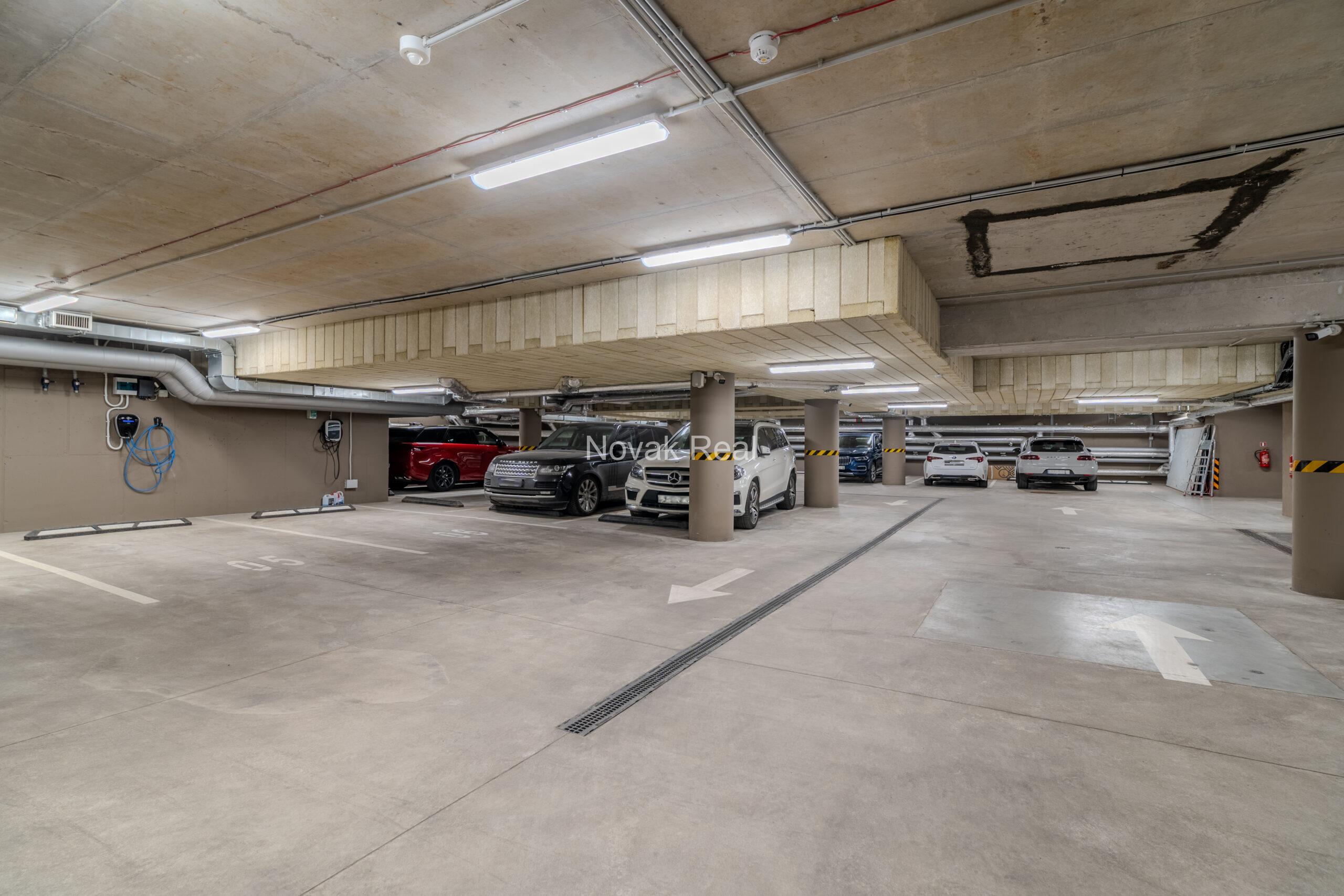 A bright and spacious four-bedroom apartment is offered for sale in the prestigious new development Club Central Residence II