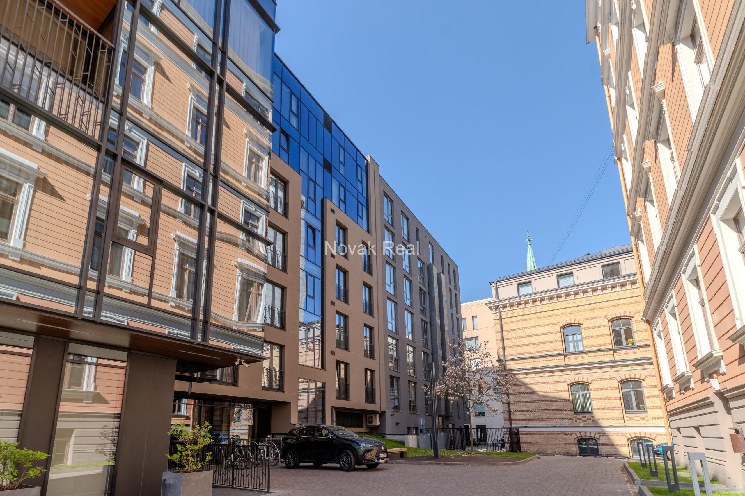 A bright and spacious four-bedroom apartment is offered for sale in the prestigious new development Club Central Residence II