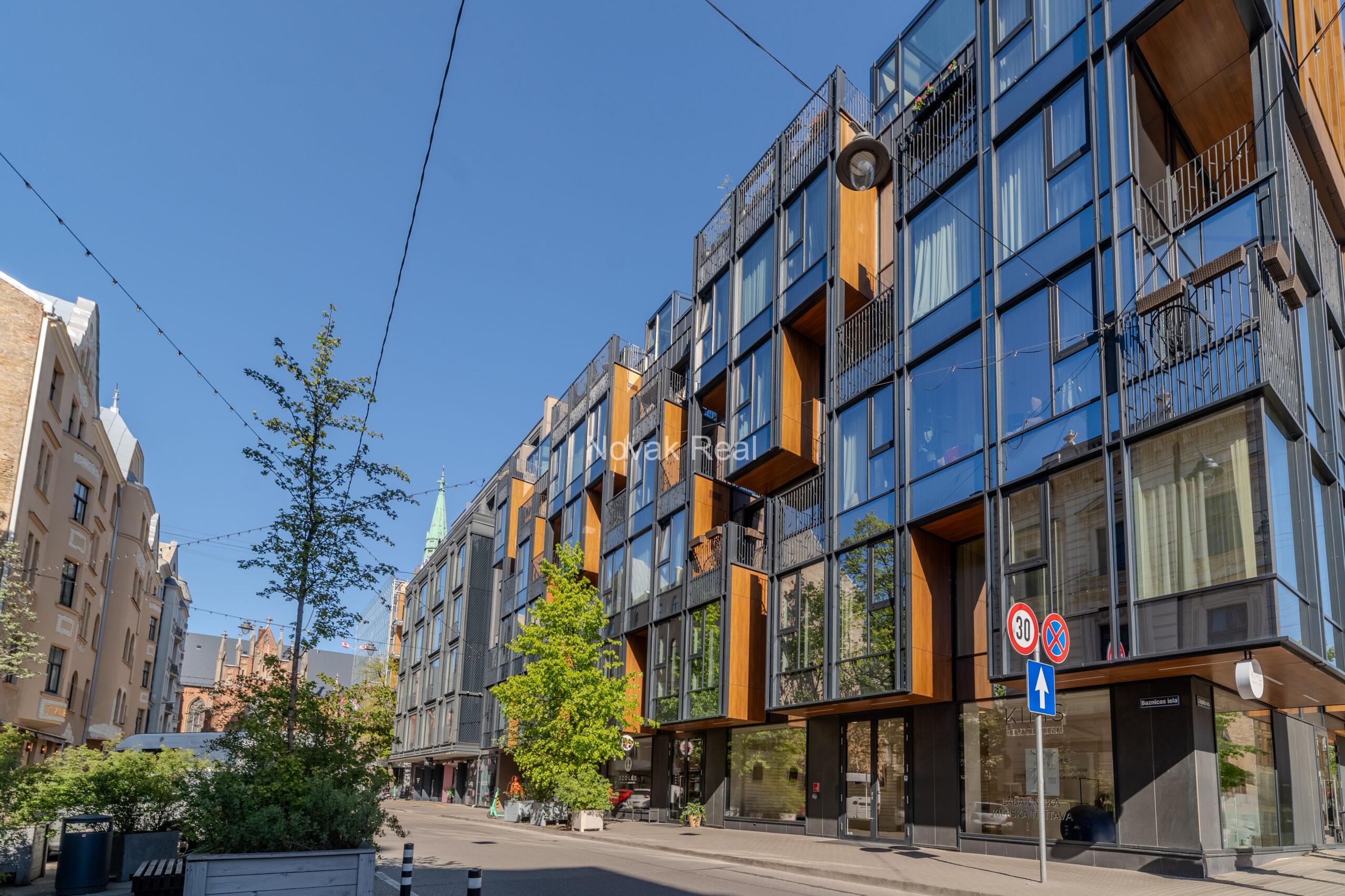 A bright and spacious four-bedroom apartment is offered for sale in the prestigious new development Club Central Residence II