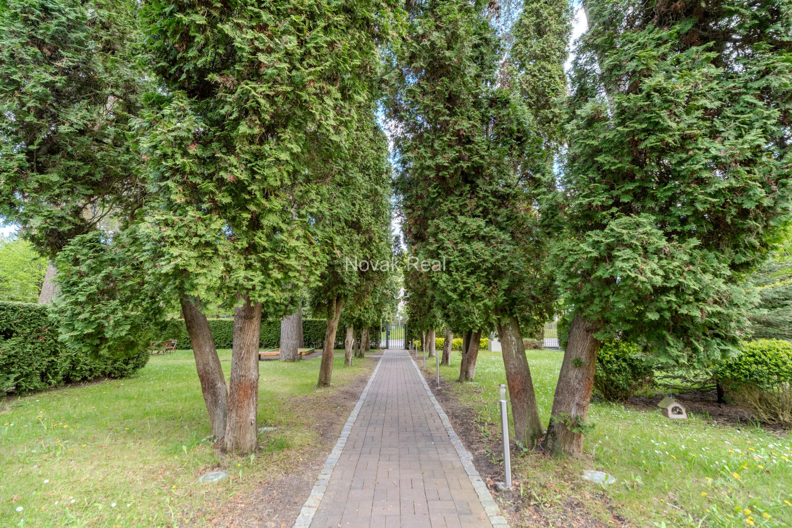 В Дзинтари, на первой линии от моря, продаётся квартира