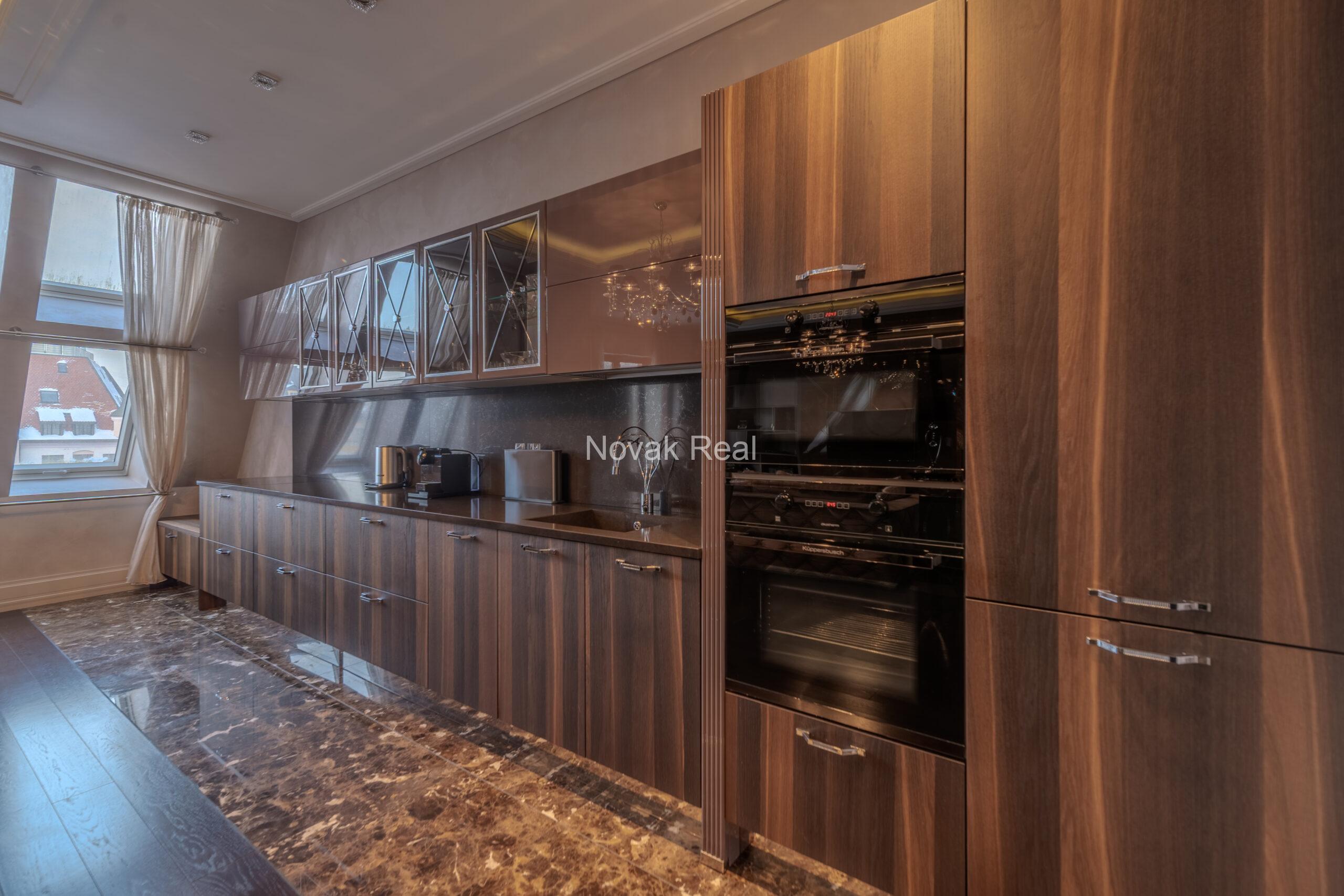 Tiek pārdots dizaina dzīvoklis jaunā dzīvojamā projektā Vecrīgā