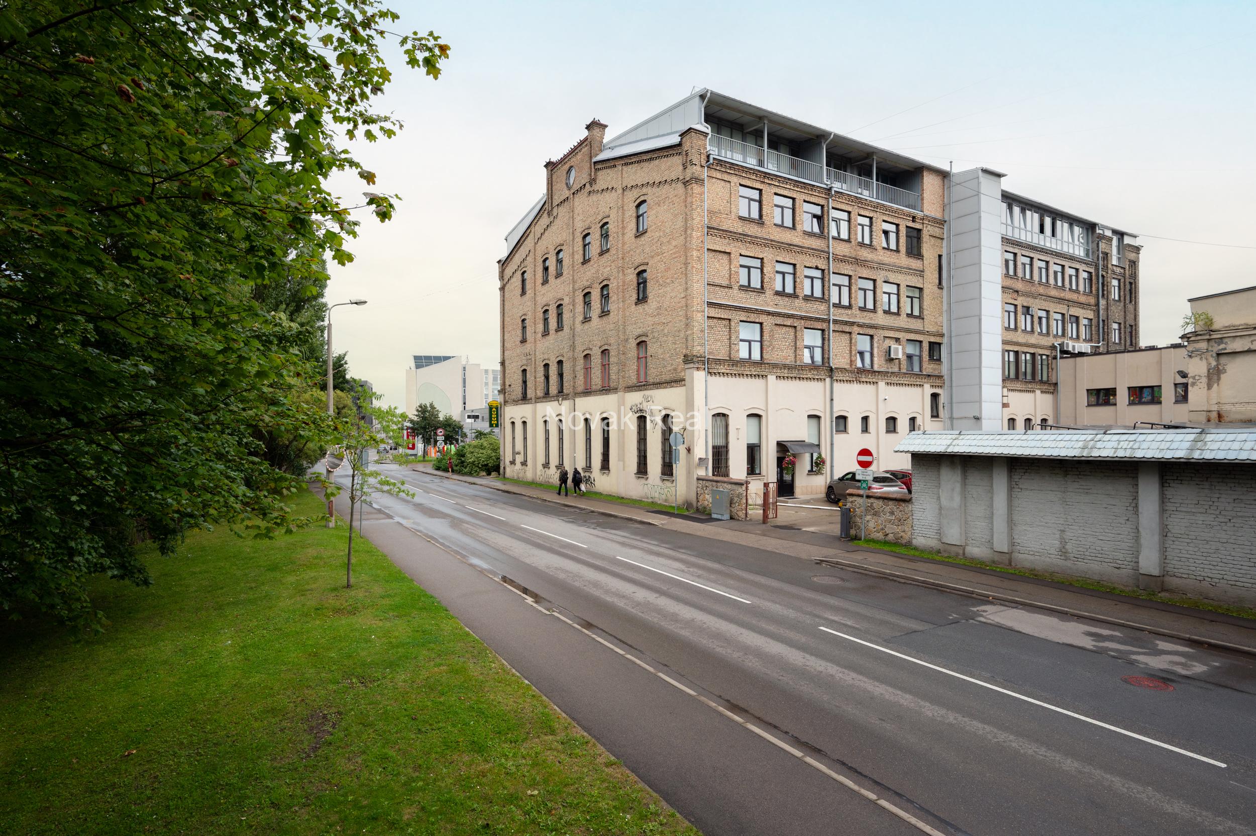Pārdošanā moderns un izsmalcināts dzīvoklis Rīgas Klusajā centrā