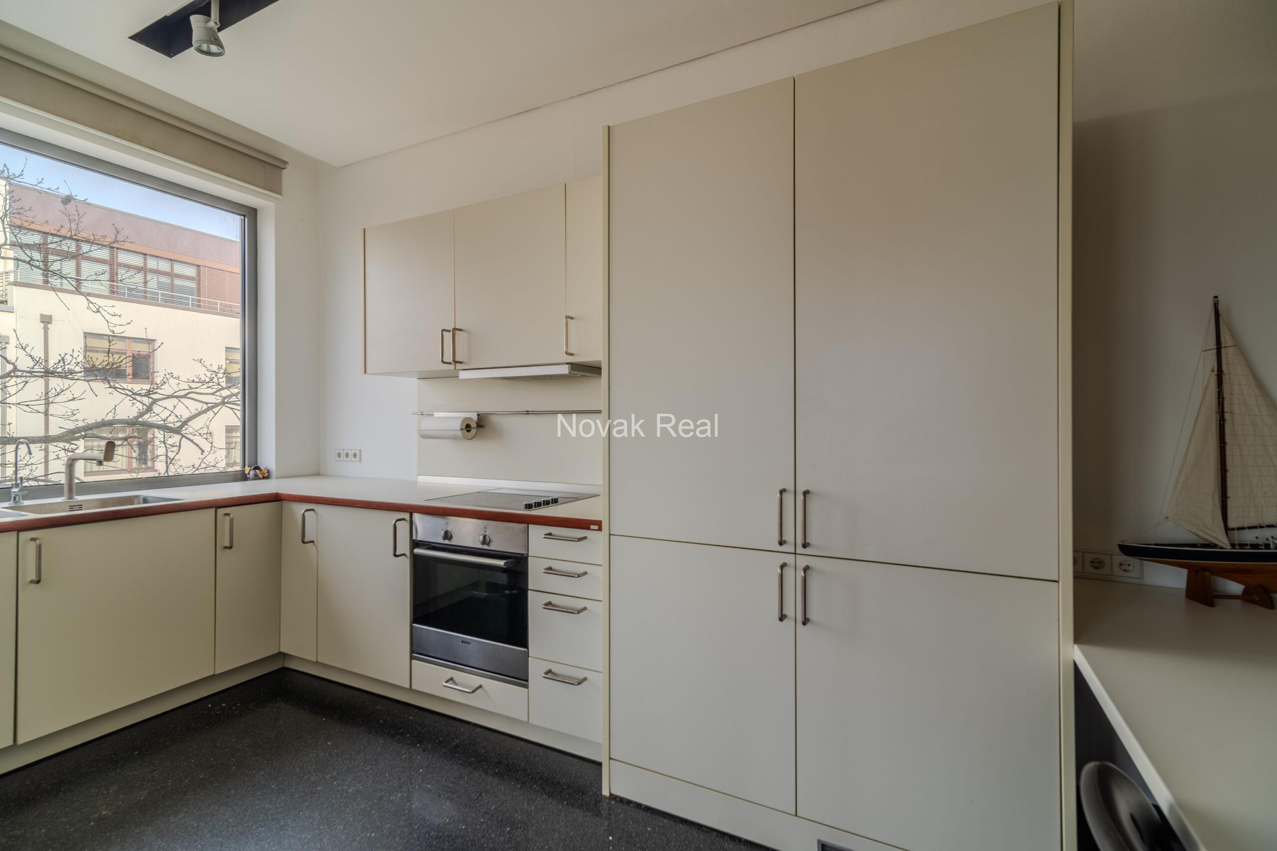 3-room apartment in CARLO building, designed by Meinhard von Gerkan