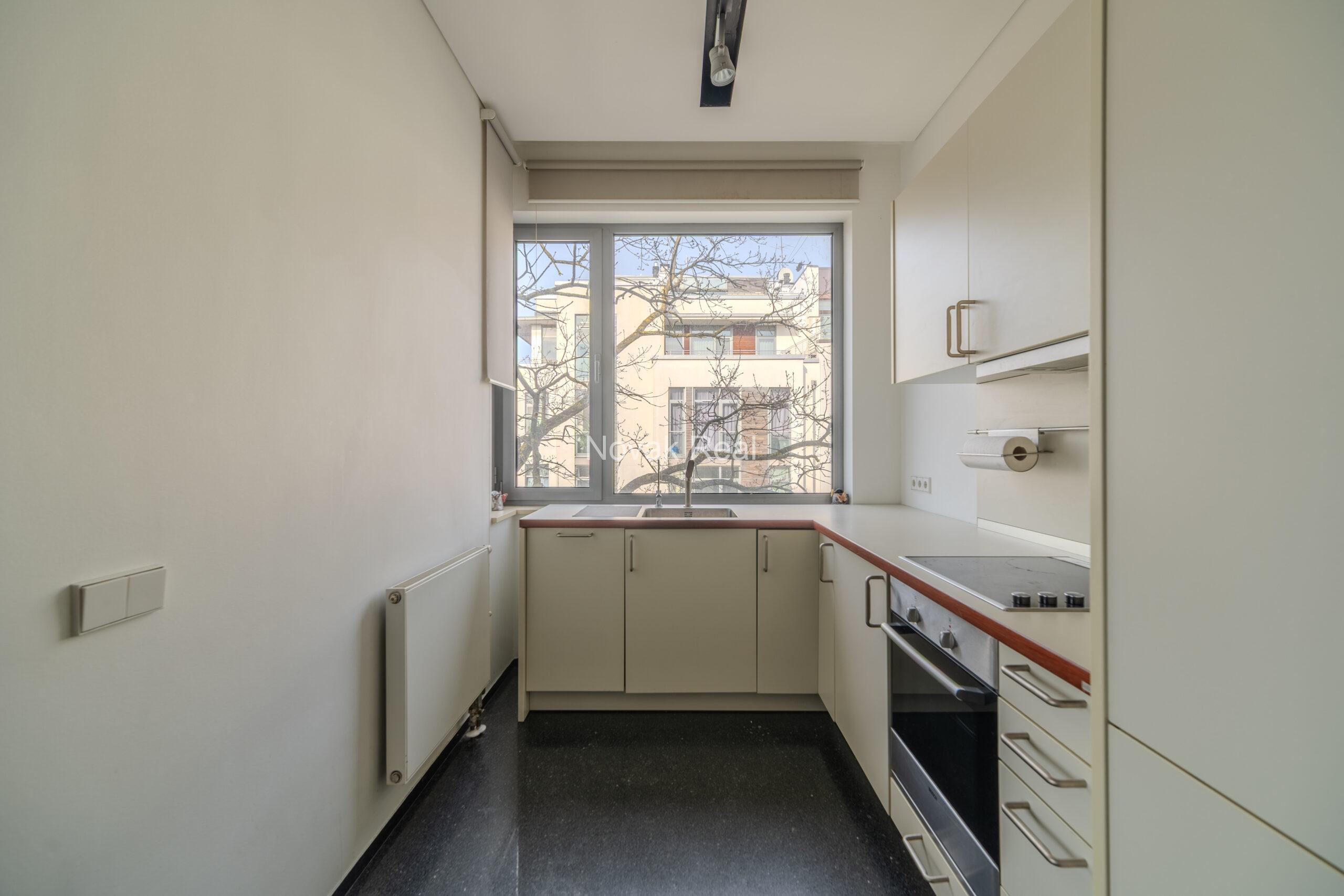 3-room apartment in CARLO building, designed by Meinhard von Gerkan