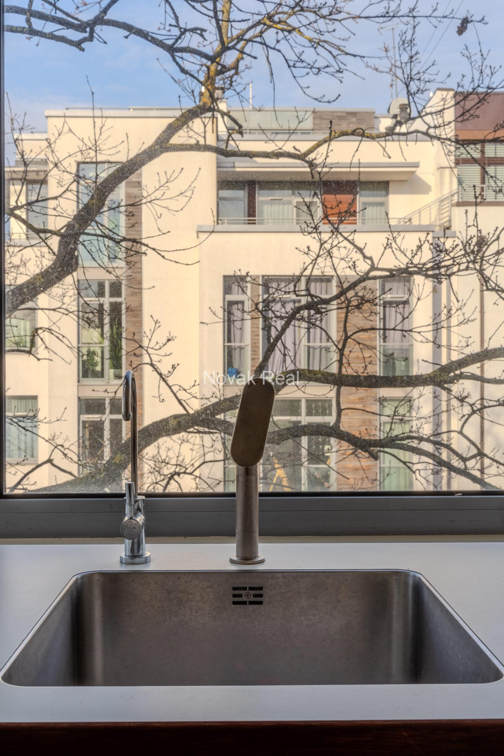 3-room apartment in CARLO building, designed by Meinhard von Gerkan