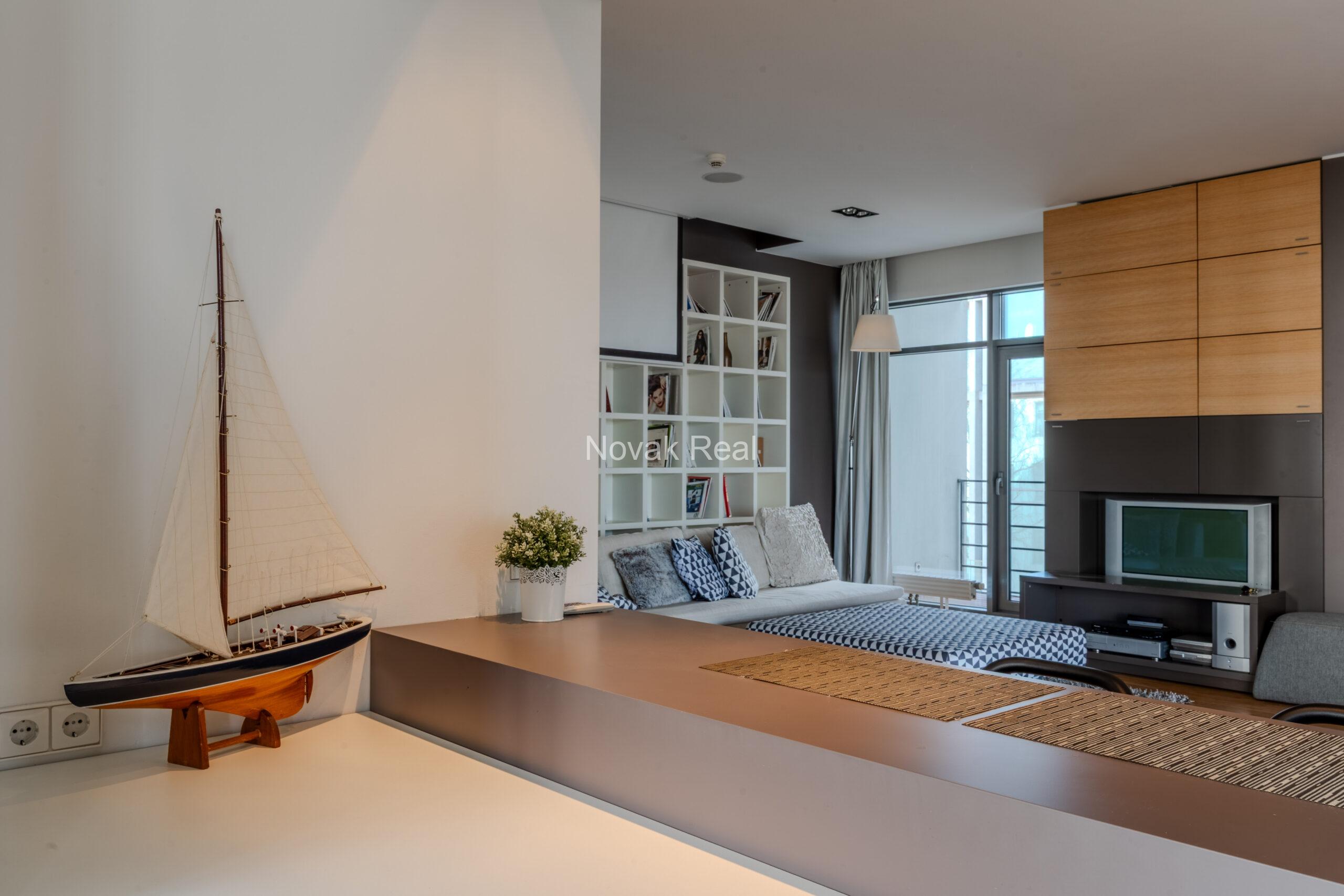 3-room apartment in CARLO building, designed by Meinhard von Gerkan