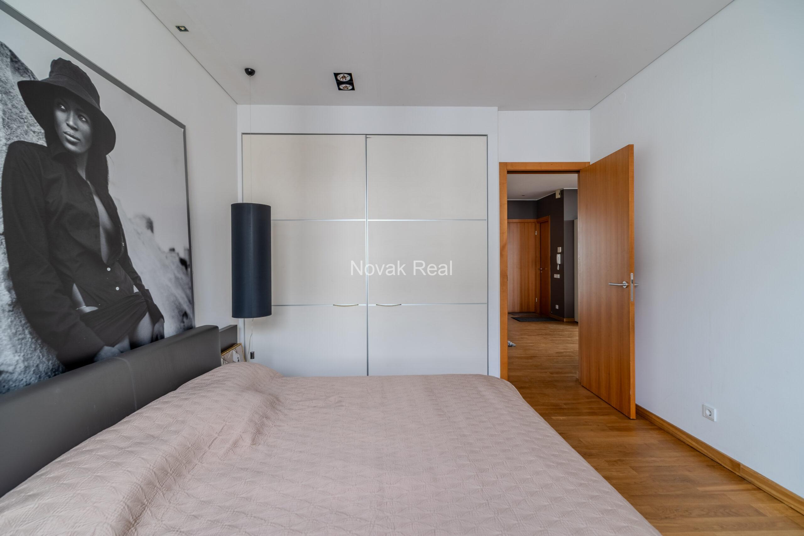 3-room apartment in CARLO building, designed by Meinhard von Gerkan