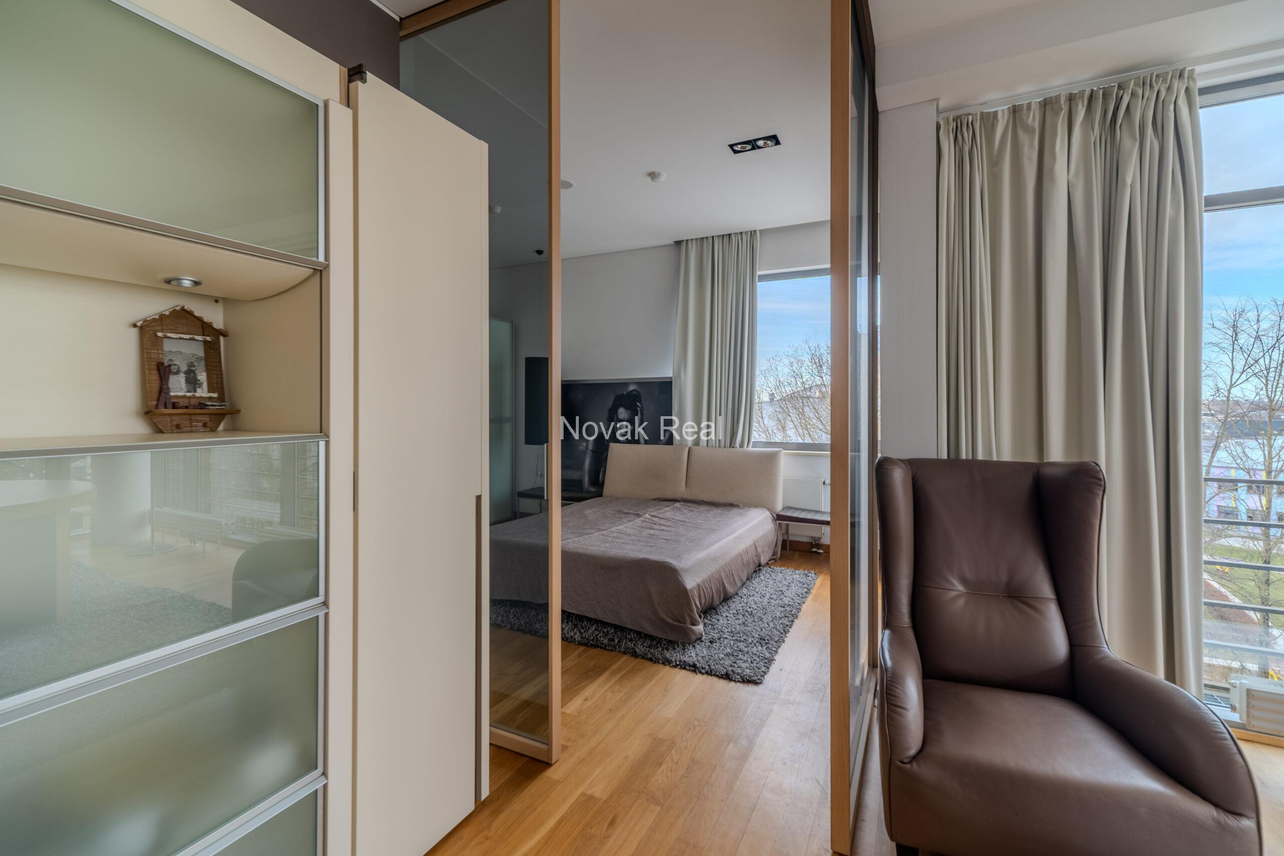 3-room apartment in CARLO building, designed by Meinhard von Gerkan
