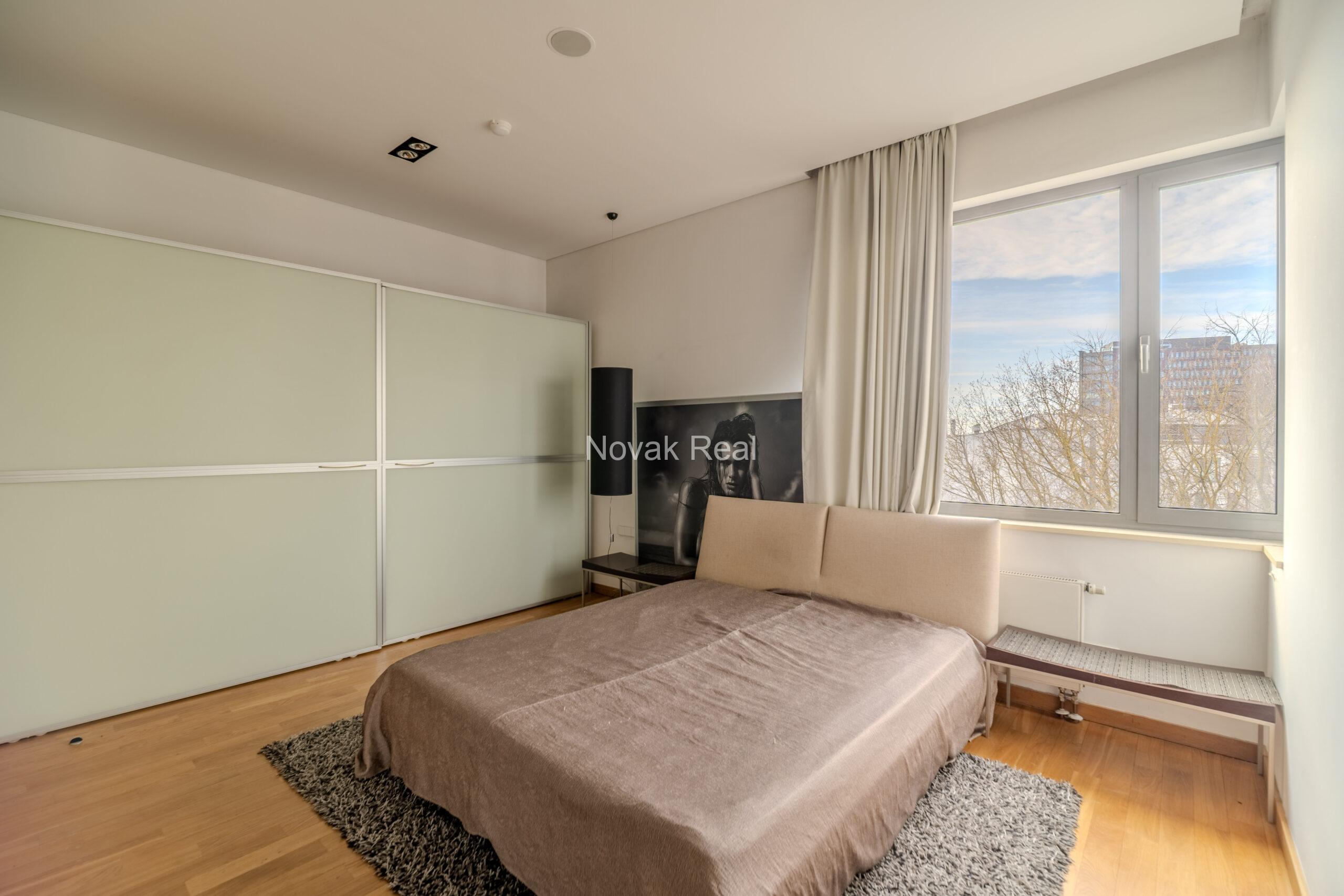 3-room apartment in CARLO building, designed by Meinhard von Gerkan