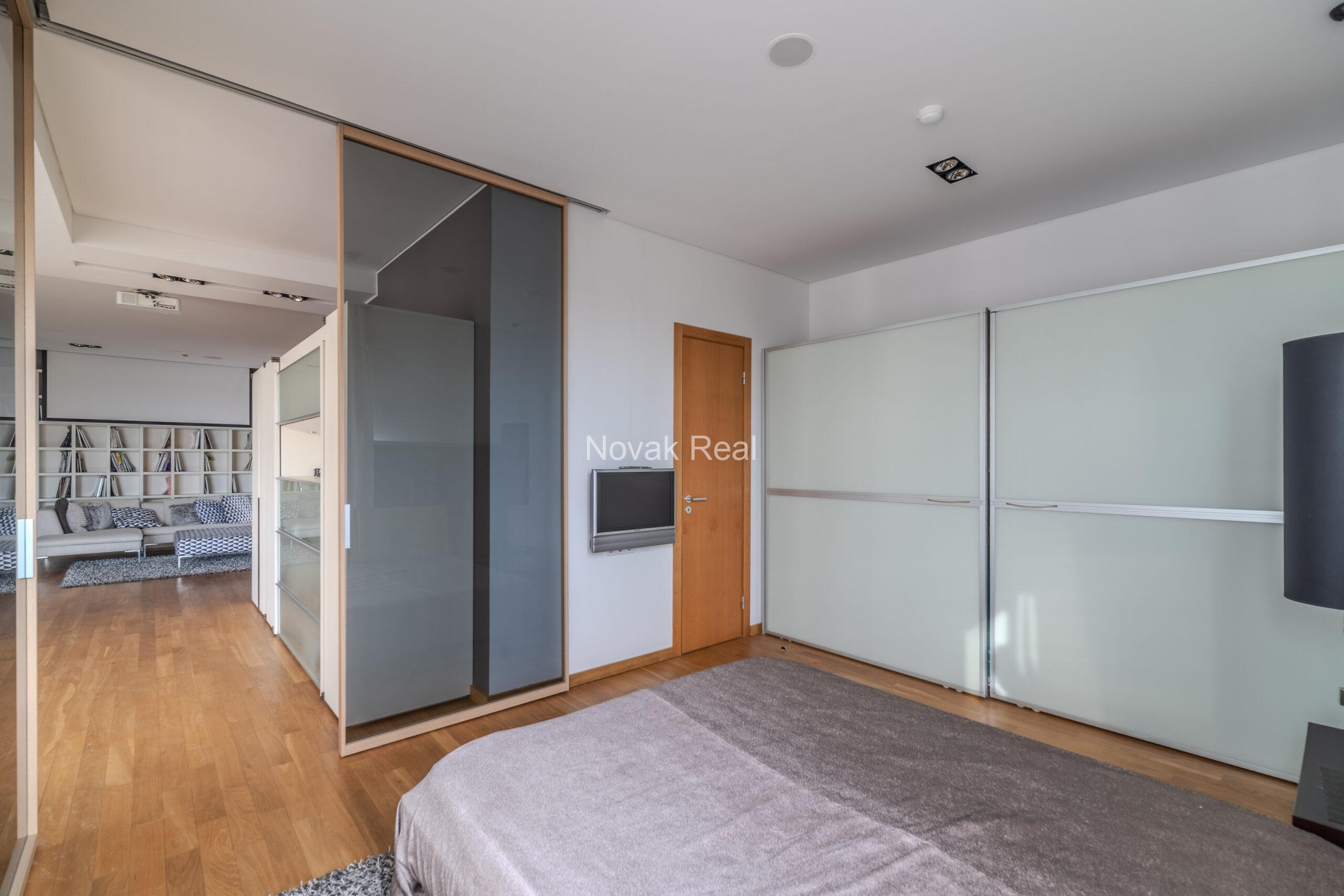 3-room apartment in CARLO building, designed by Meinhard von Gerkan