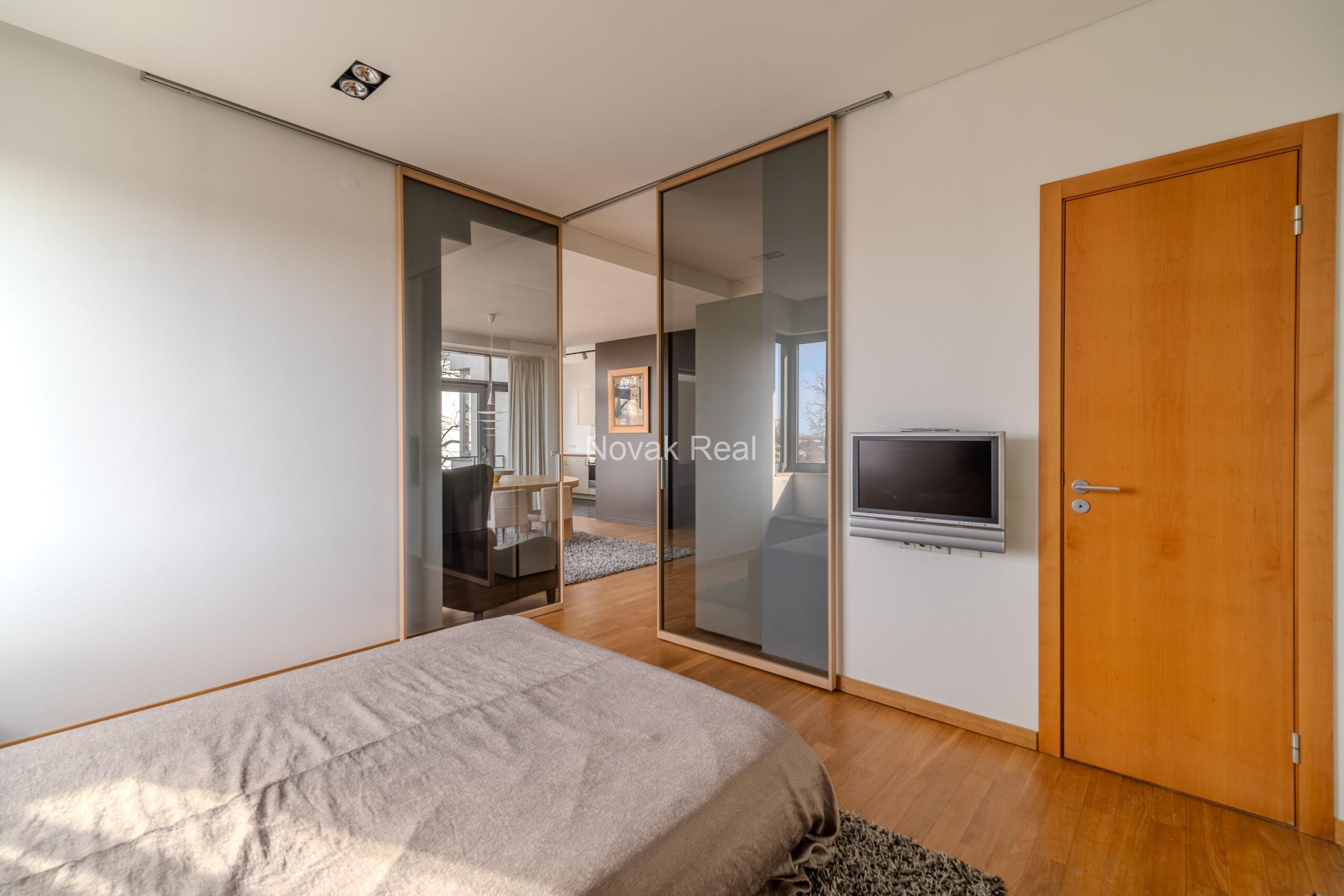 3-room apartment in CARLO building, designed by Meinhard von Gerkan