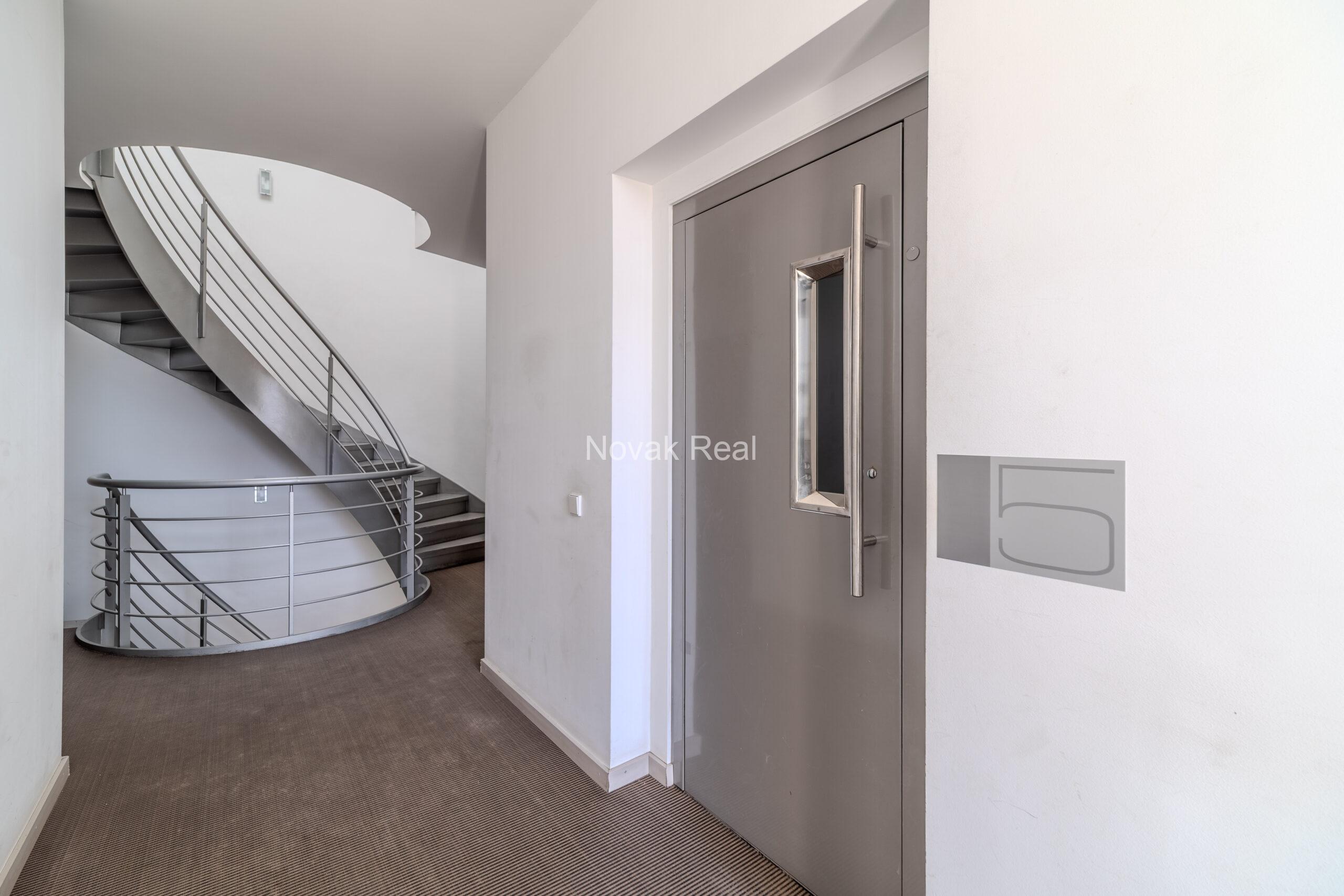 3-room apartment in CARLO building, designed by Meinhard von Gerkan