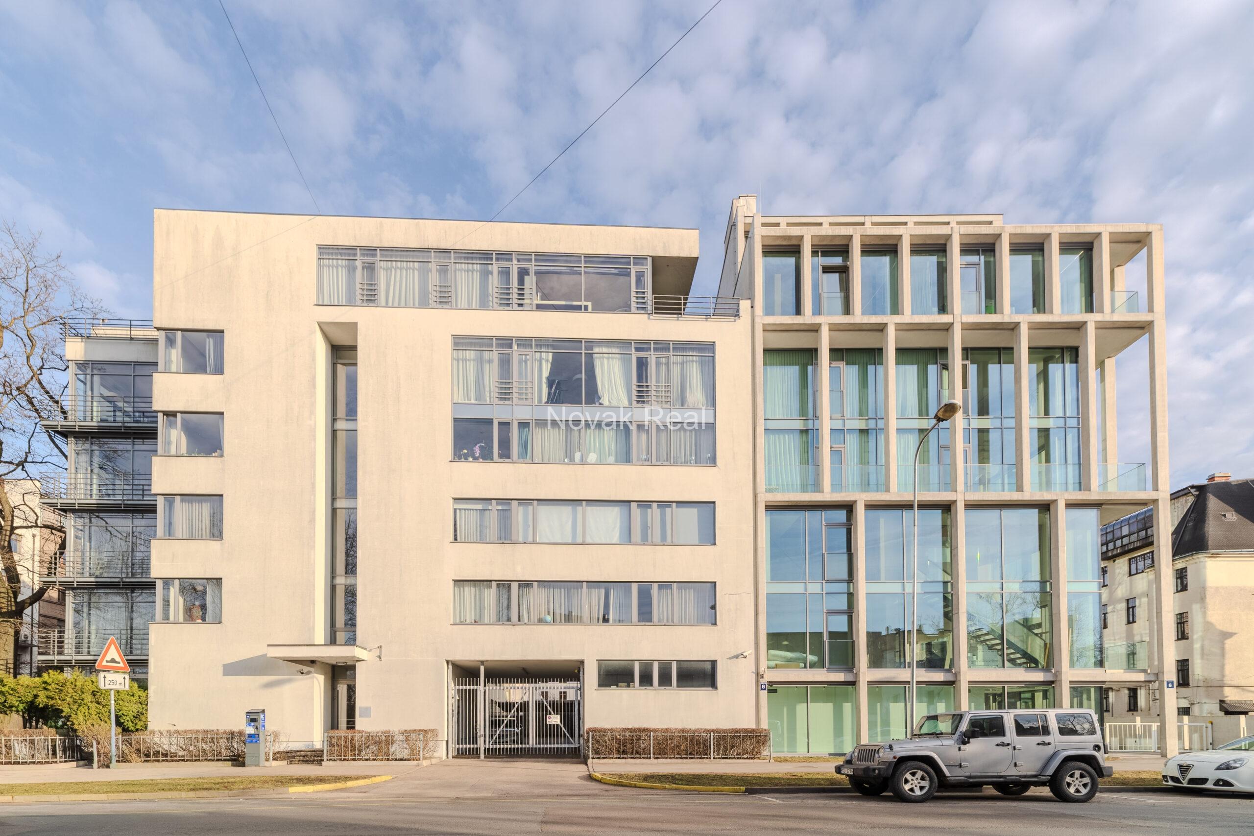 3-room apartment in CARLO building, designed by Meinhard von Gerkan