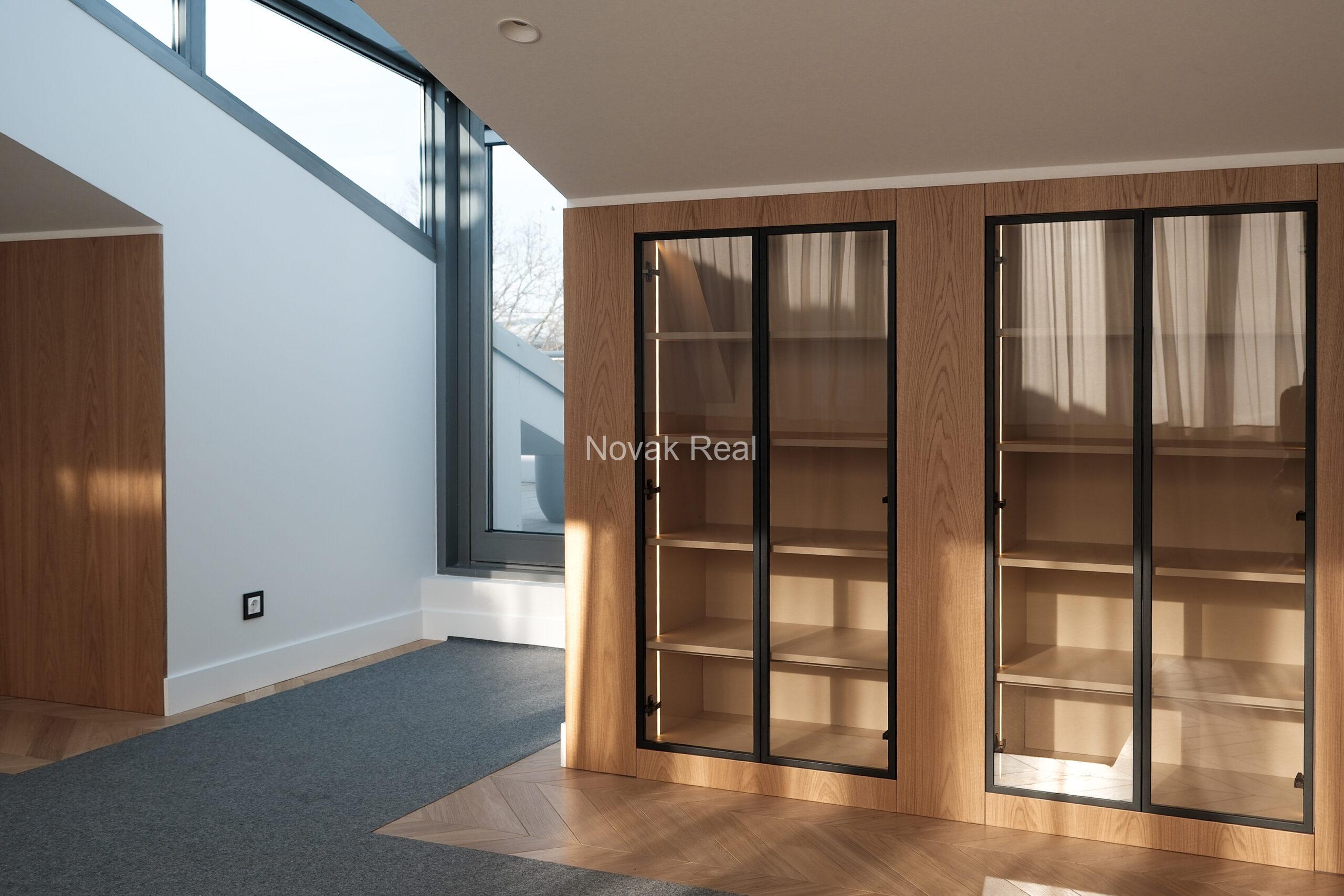 Refined 3-room apartment with terrace in Kalpaka Residence