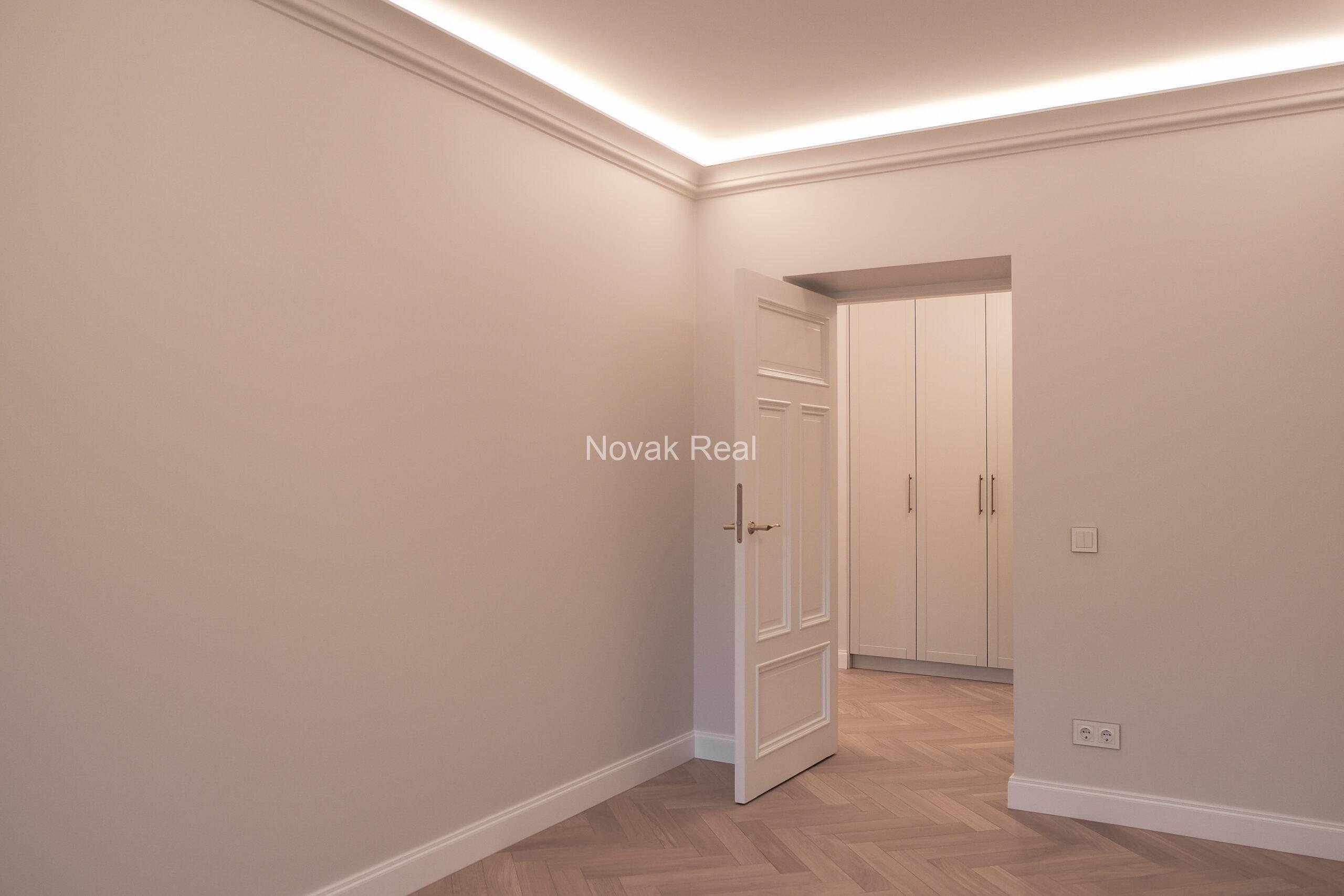 Sunny 4-room apartment in Kalpaka Residence