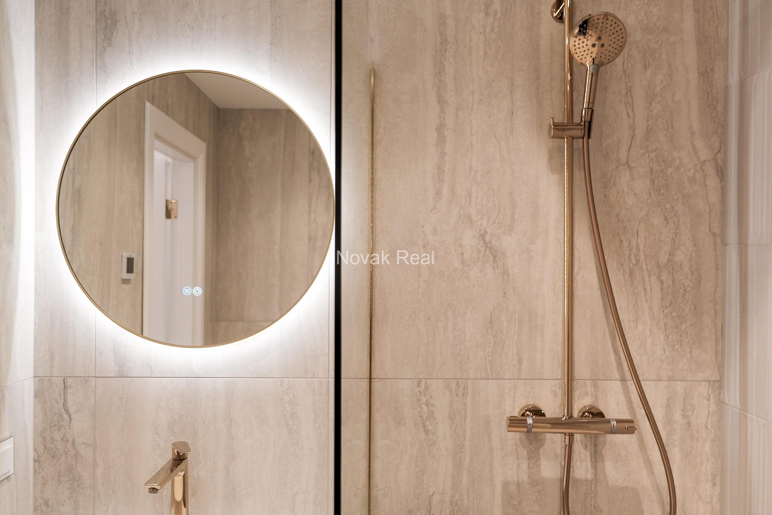 Sunny 4-room apartment in Kalpaka Residence