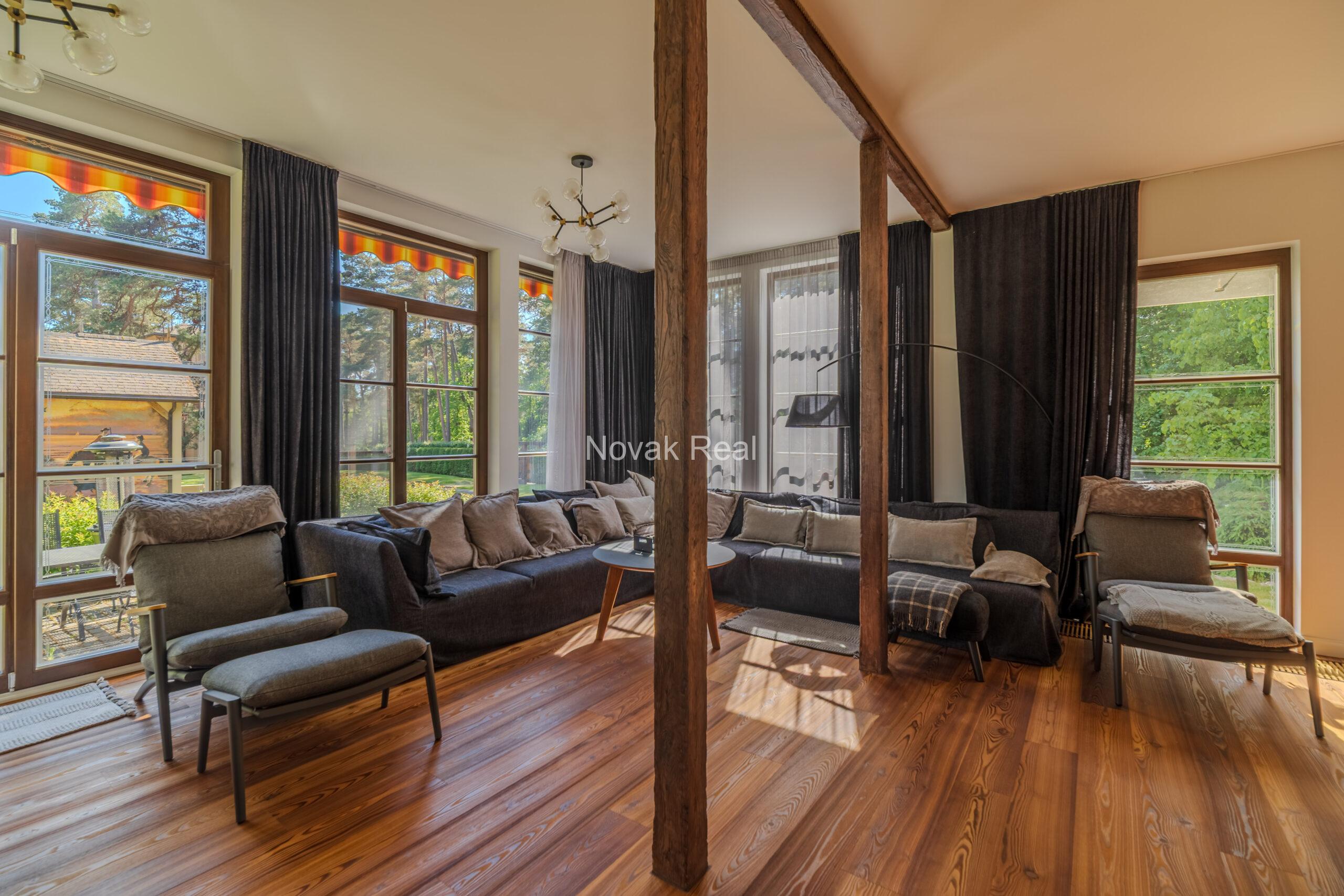 Вилла на первой линии к морю в Юрмале