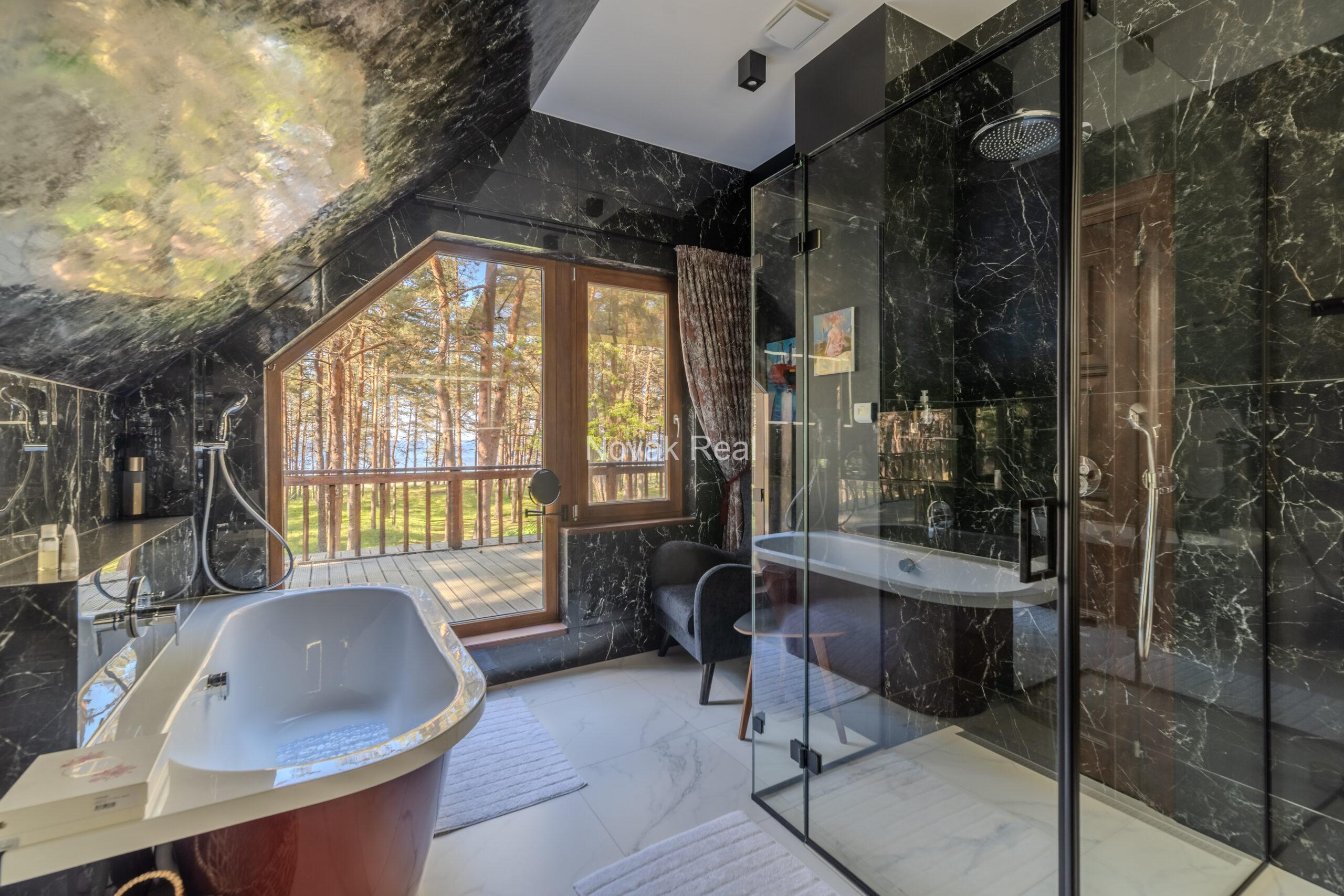 Вилла на первой линии к морю в Юрмале