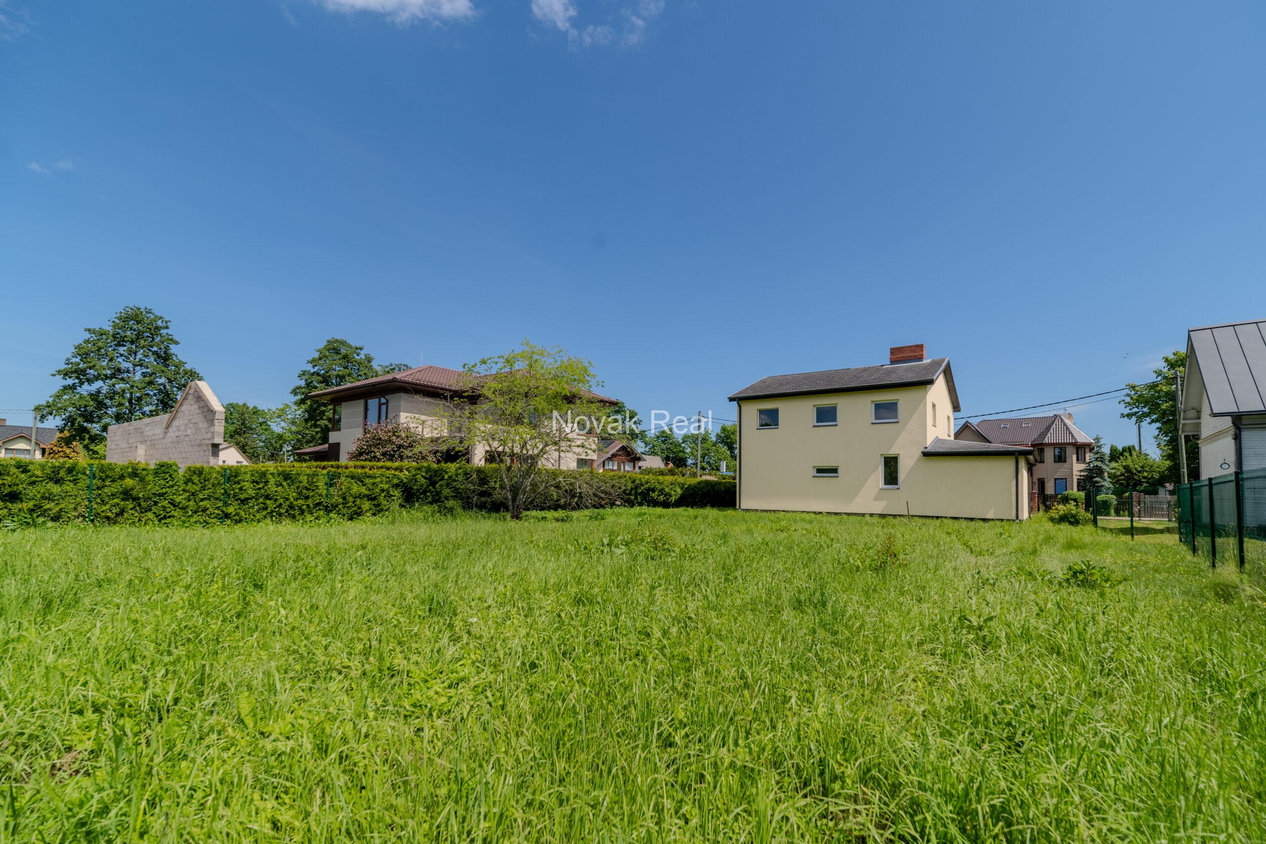 Land plot of 1200 m² with an unfinished house for sale in Melluži, Jurmala