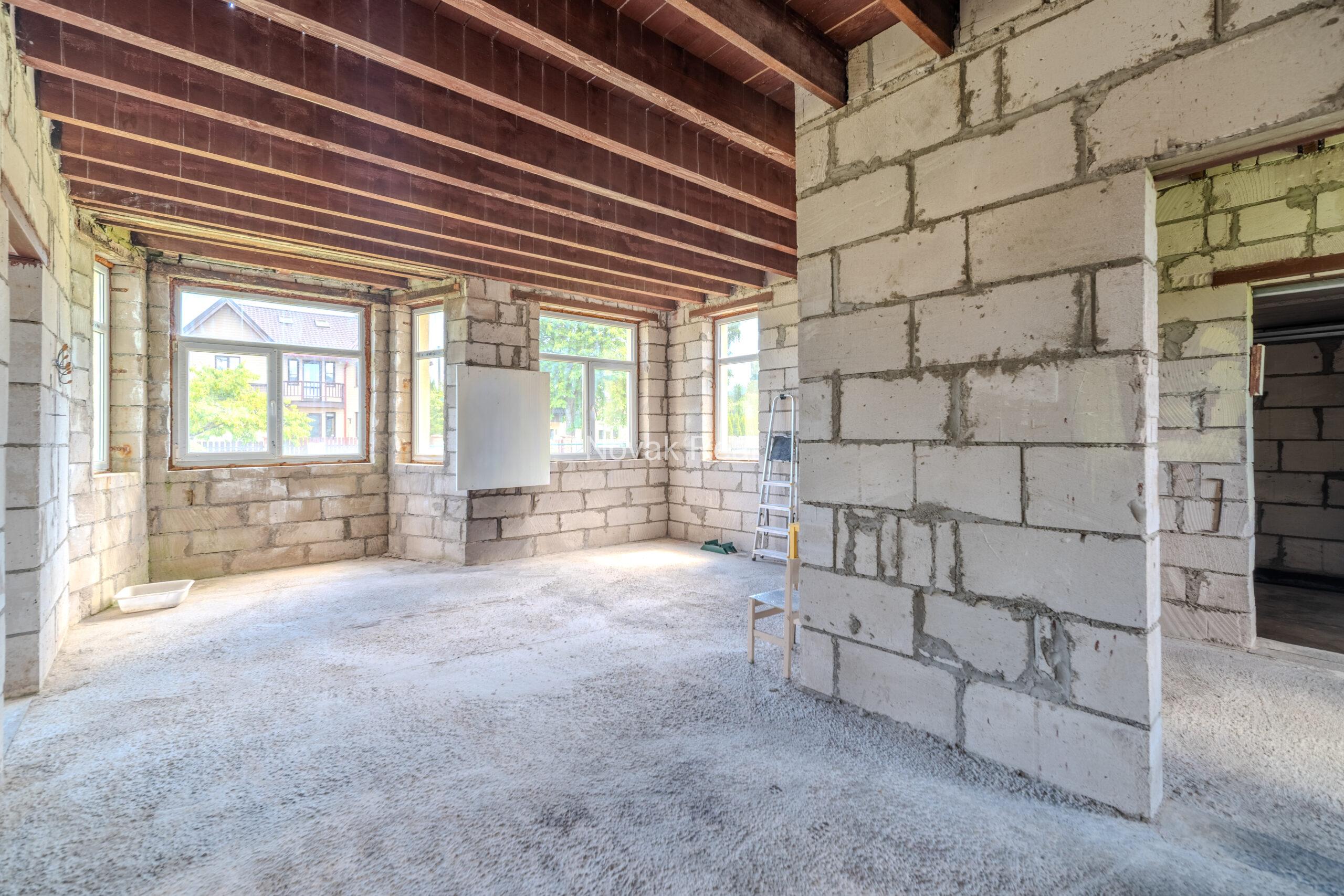 Land plot of 1200 m² with an unfinished house for sale in Melluži, Jurmala