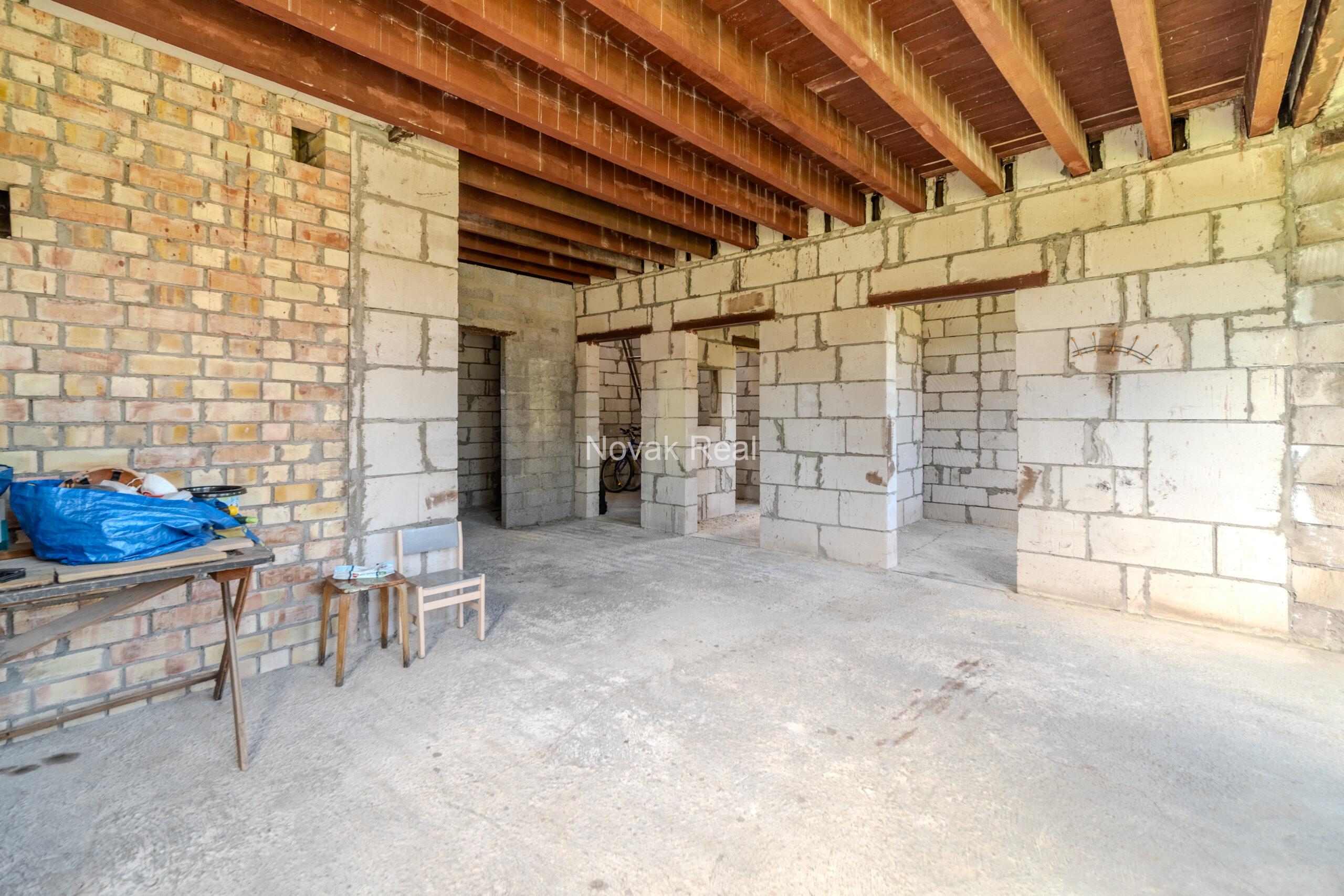 Land plot of 1200 m² with an unfinished house for sale in Melluži, Jurmala