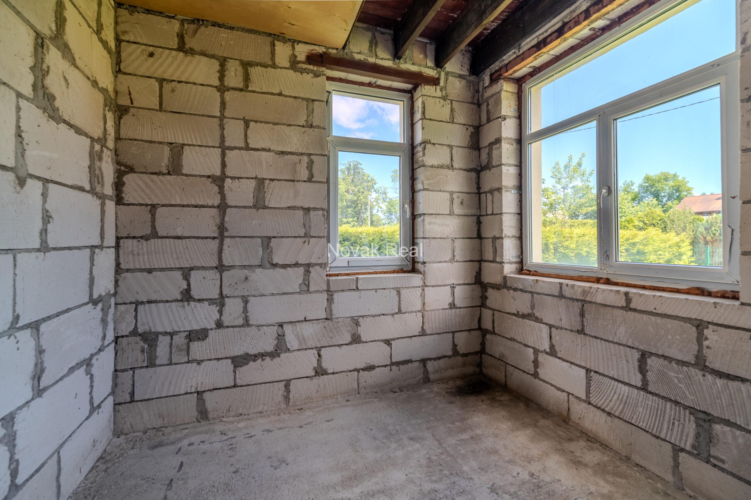Land plot of 1200 m² with an unfinished house for sale in Melluži, Jurmala