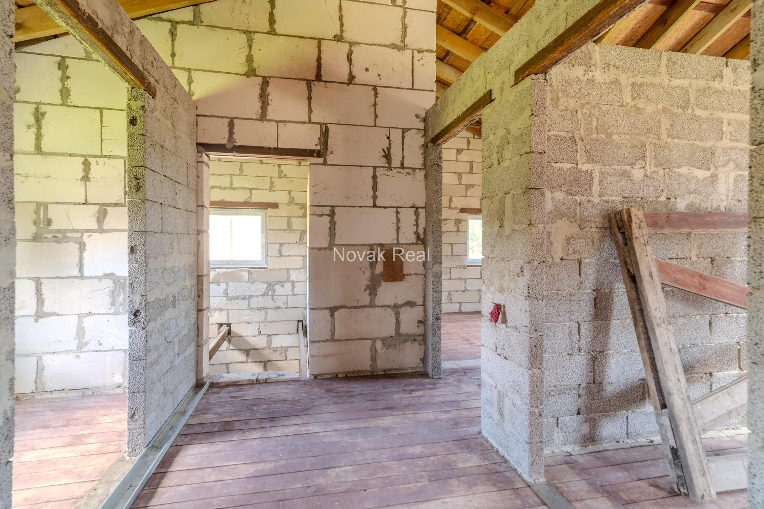 Land plot of 1200 m² with an unfinished house for sale in Melluži, Jurmala