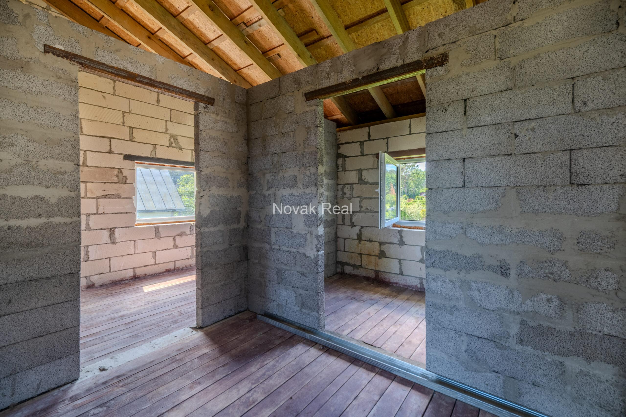 Land plot of 1200 m² with an unfinished house for sale in Melluži, Jurmala