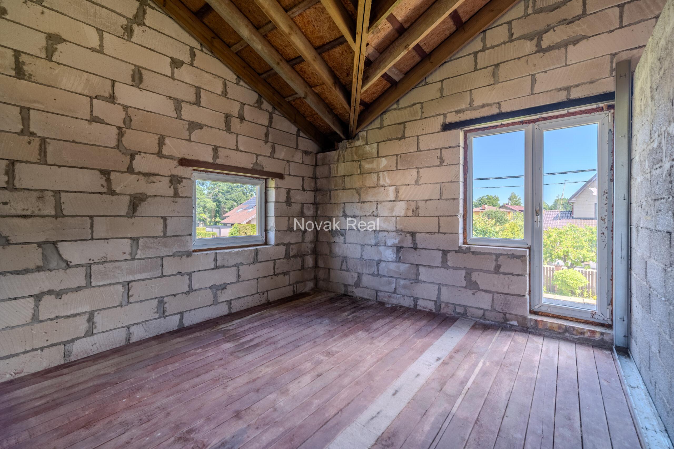Land plot of 1200 m² with an unfinished house for sale in Melluži, Jurmala
