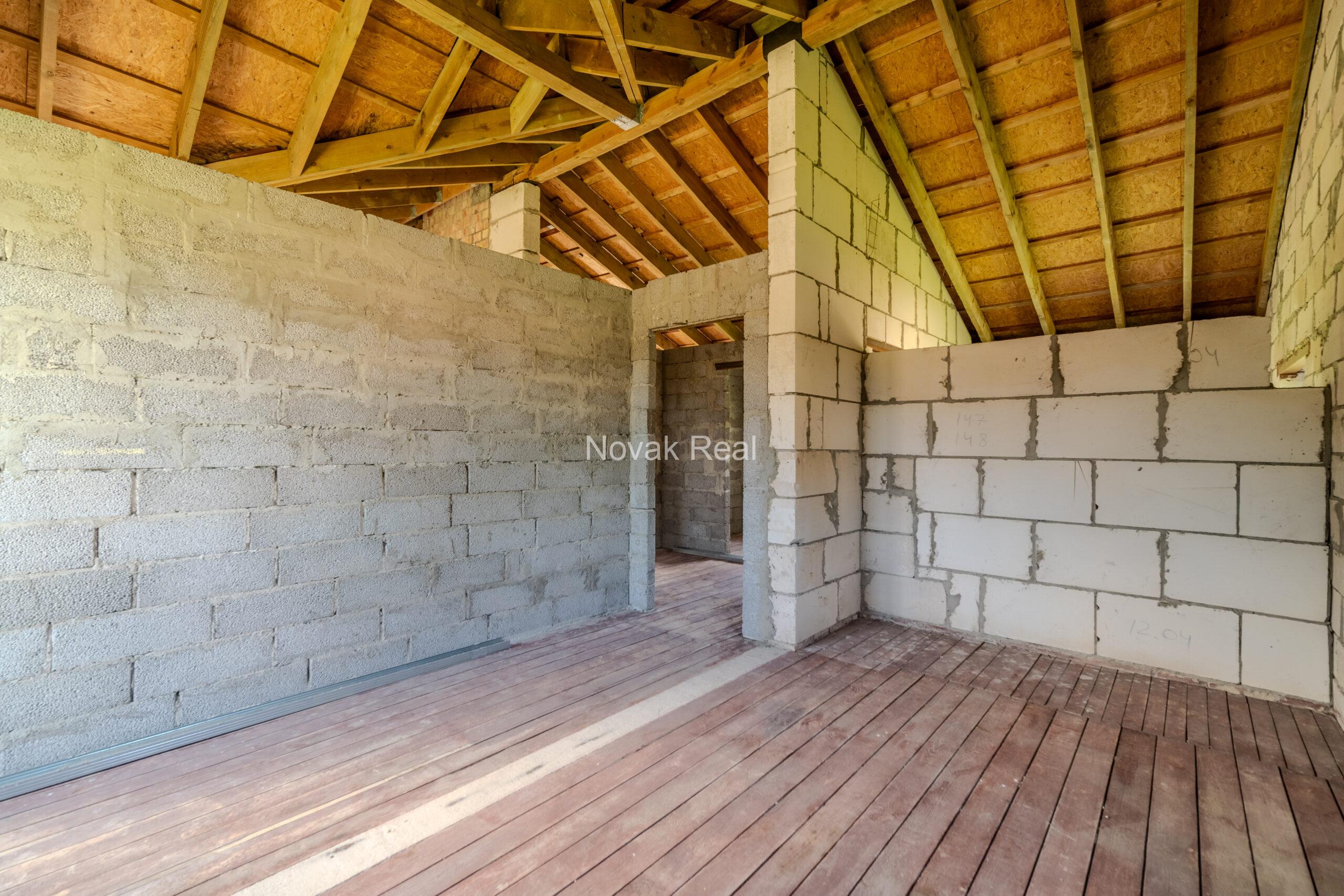 Land plot of 1200 m² with an unfinished house for sale in Melluži, Jurmala