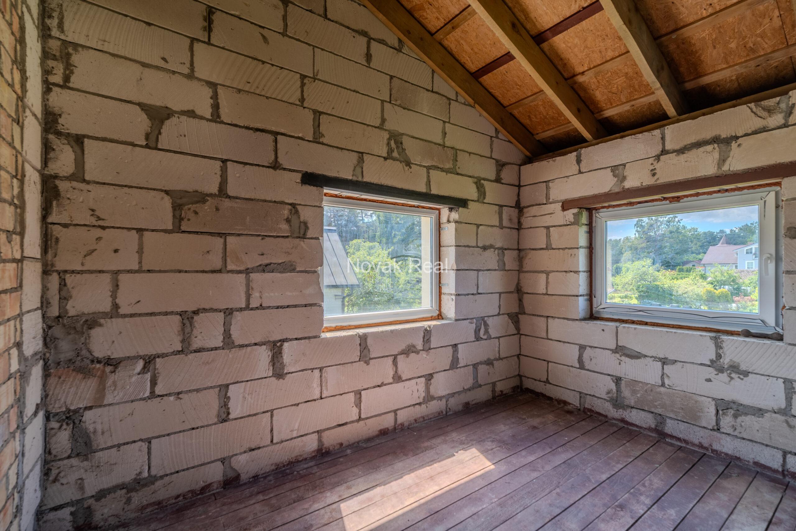 Land plot of 1200 m² with an unfinished house for sale in Melluži, Jurmala
