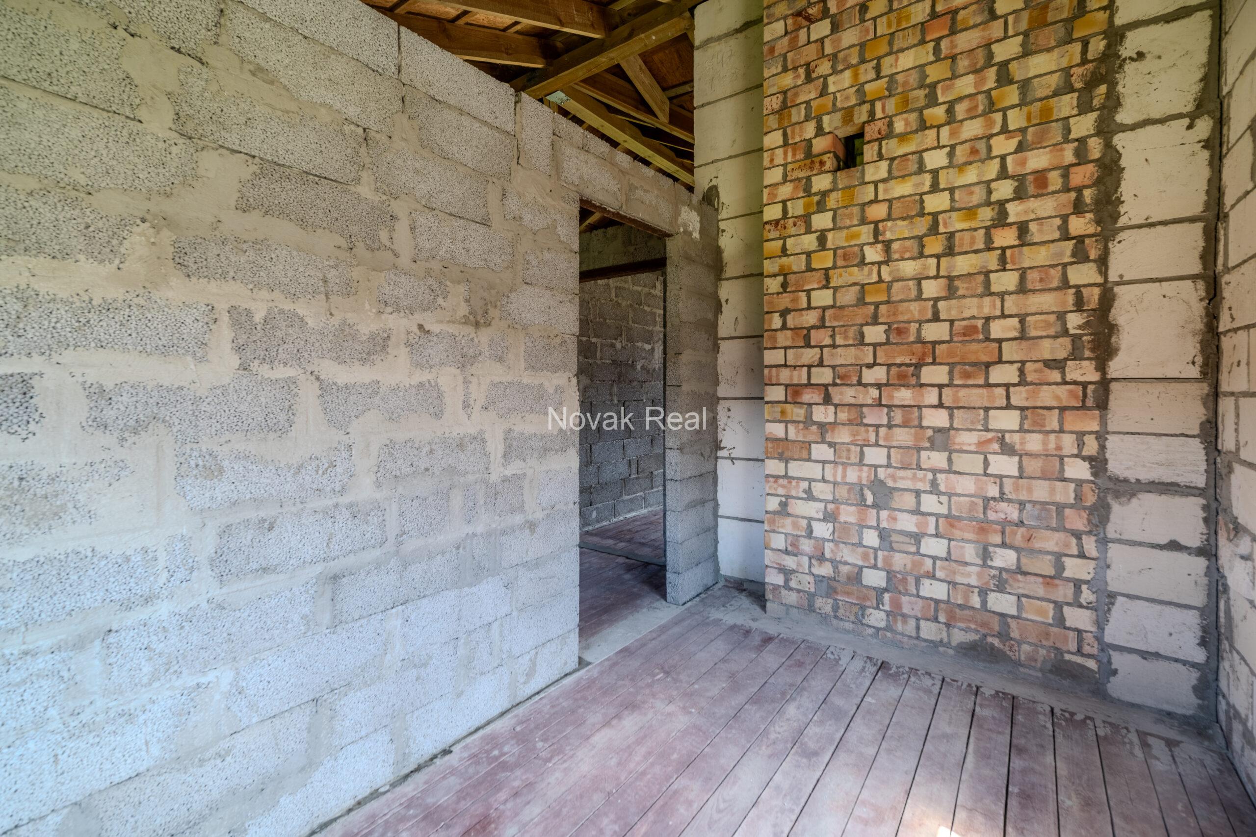 Land plot of 1200 m² with an unfinished house for sale in Melluži, Jurmala