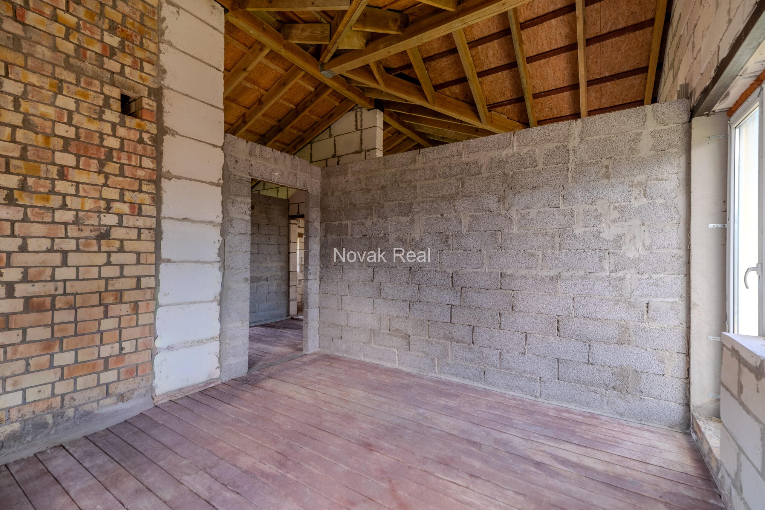 Land plot of 1200 m² with an unfinished house for sale in Melluži, Jurmala