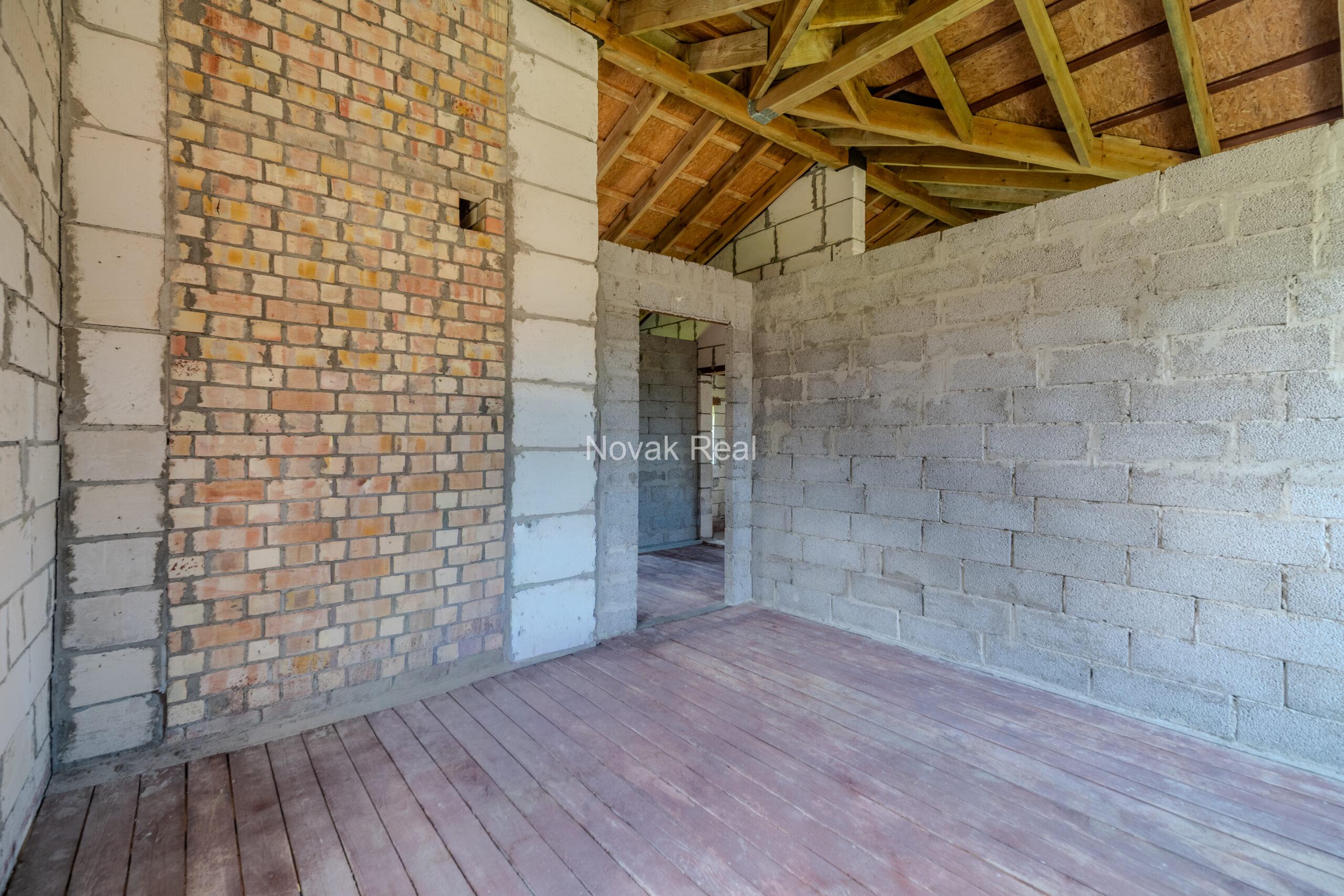 Land plot of 1200 m² with an unfinished house for sale in Melluži, Jurmala