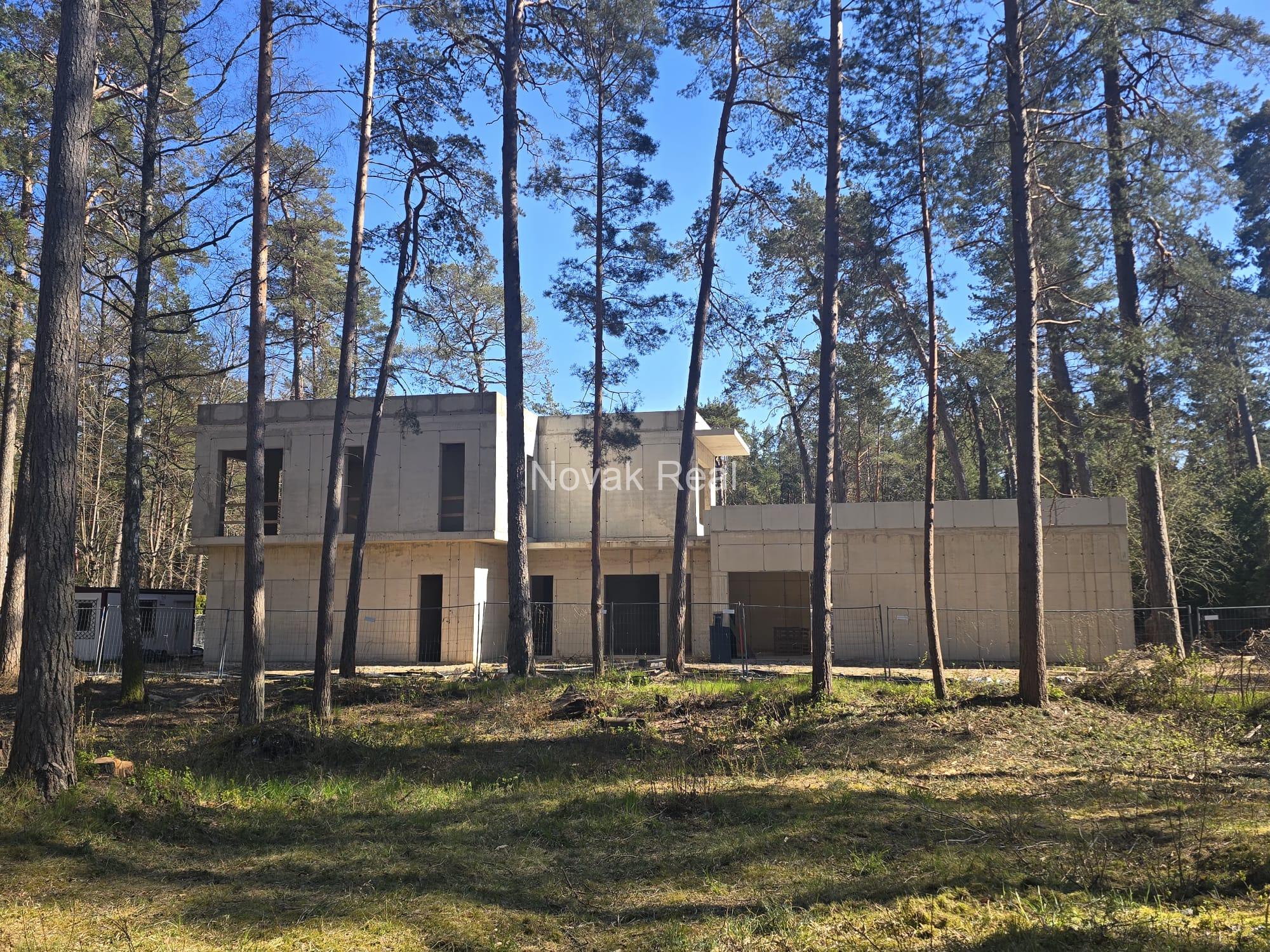 Продается земельный участок 2556 м² с проектом современной виллы в Лиелупе, Юрмала